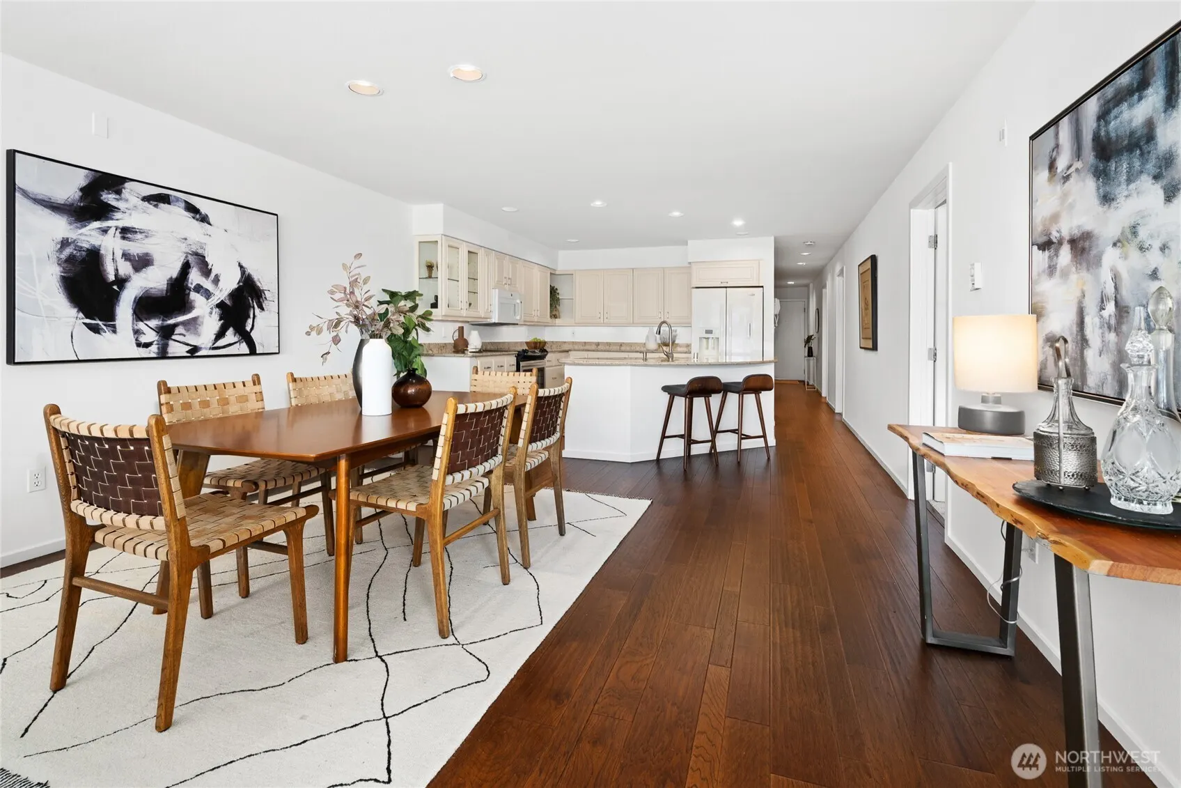2420 8th Avenue N #102, Seattle, WA 98109