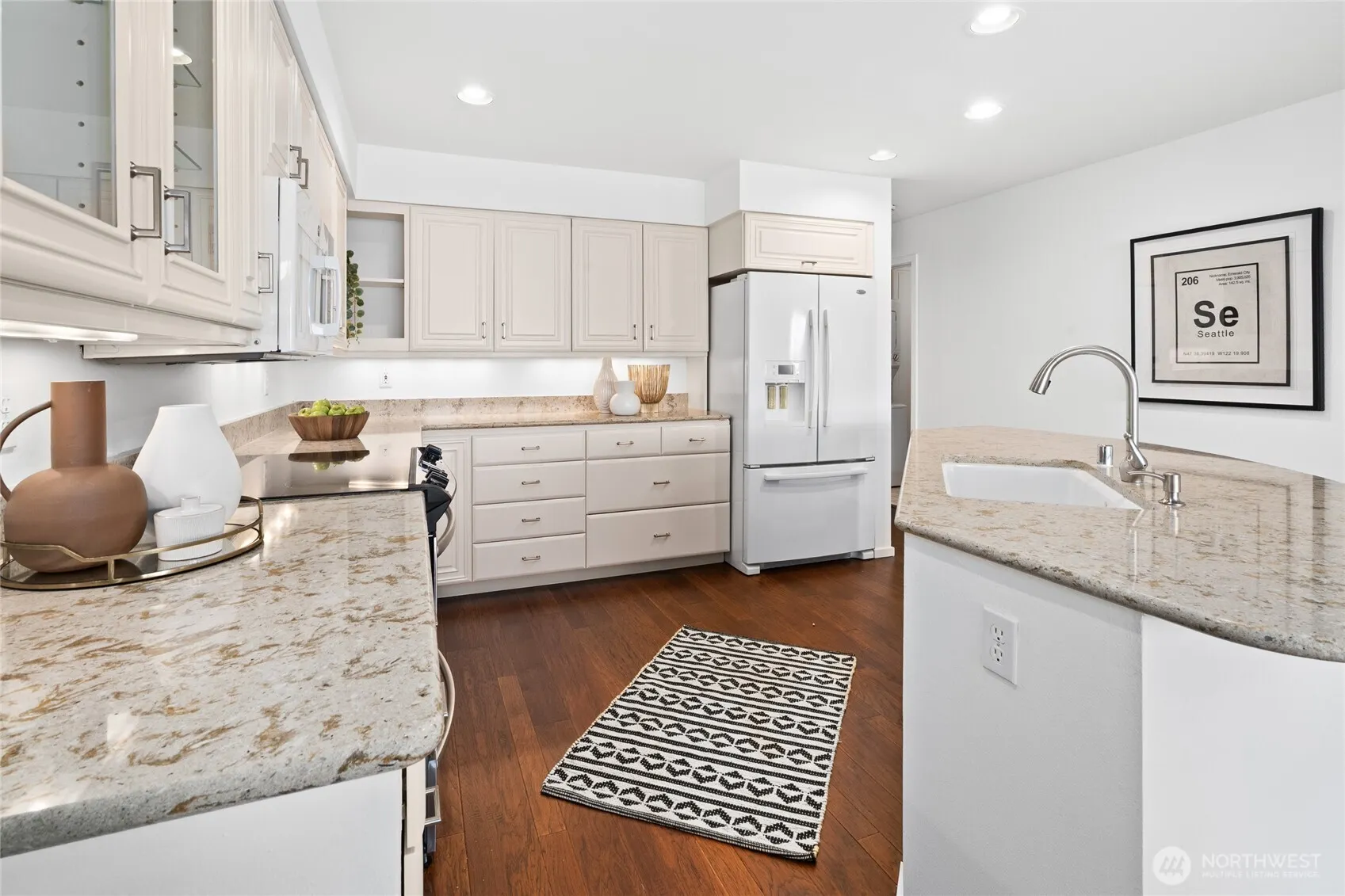2420 8th Avenue N #102, Seattle, WA 98109