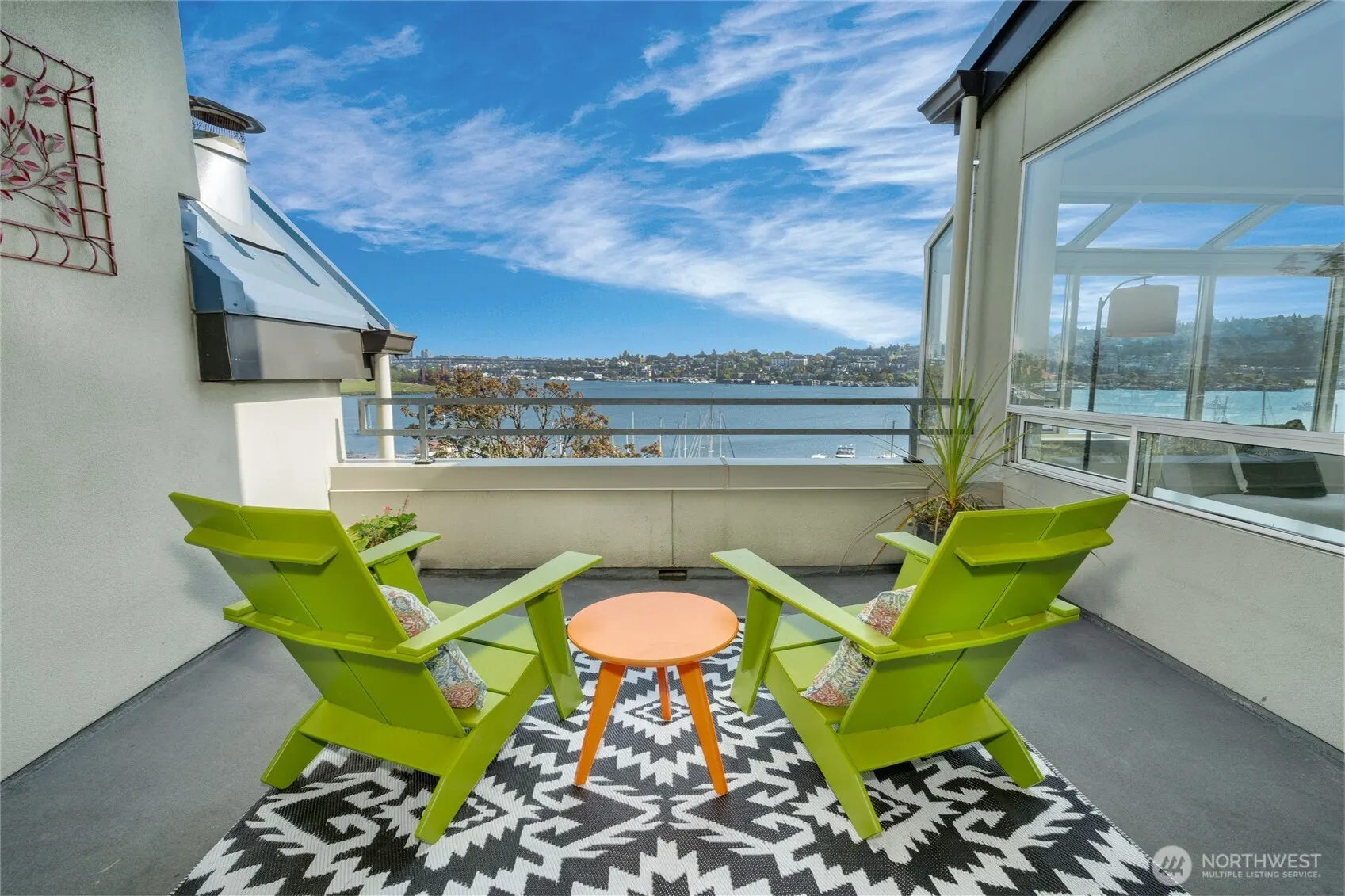 2420 8th Avenue N #102, Seattle, WA 98109