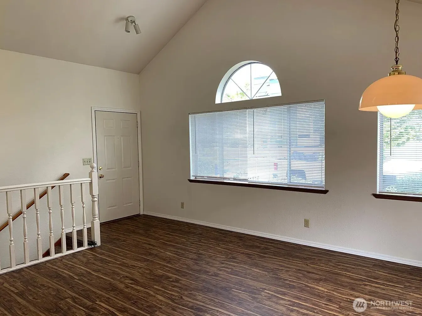 5229 Fauntleroy Way SW, Seattle, WA 98136