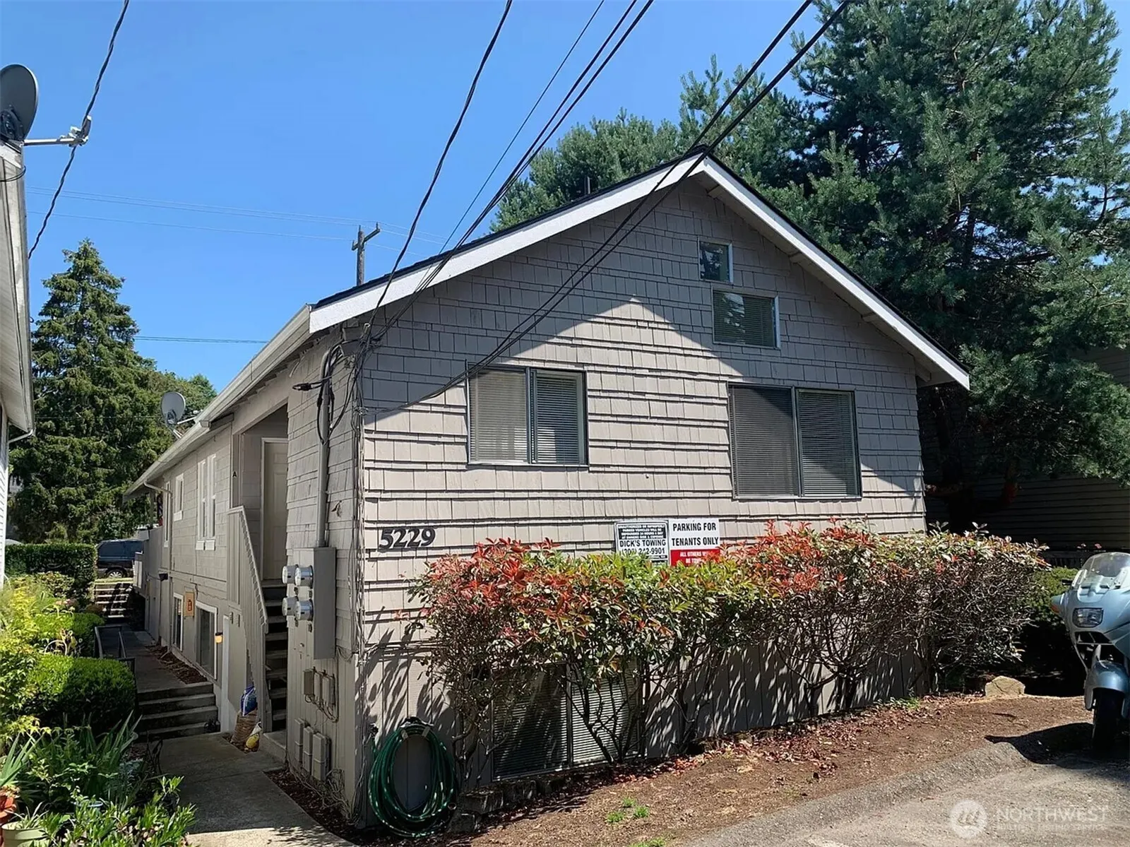 5229 Fauntleroy Way SW, Seattle, WA 98136