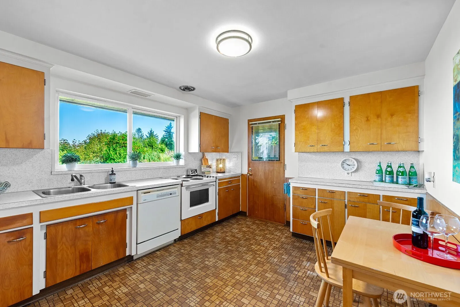 8877 42nd Avenue SW, Seattle, WA 98136