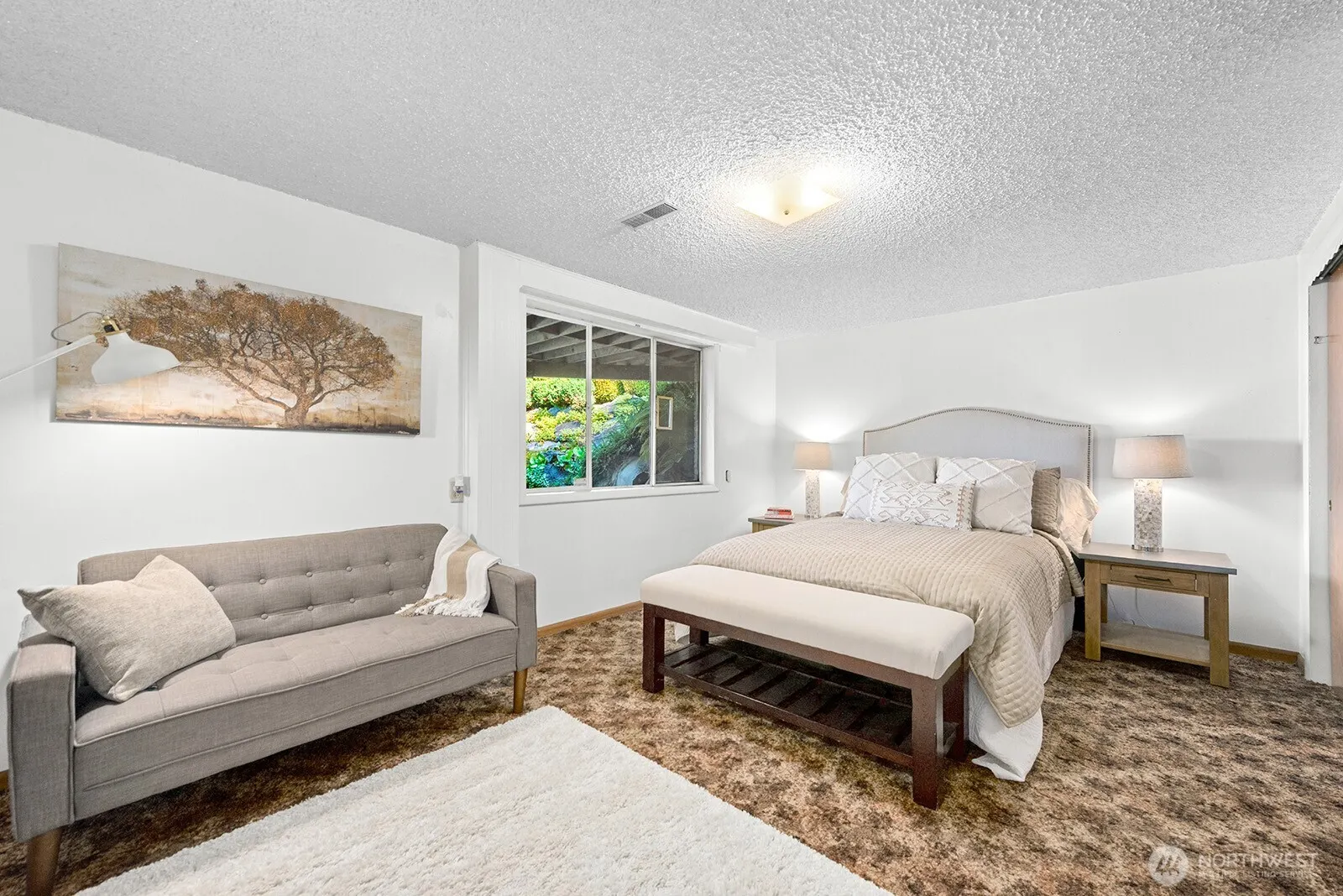 8877 42nd Avenue SW, Seattle, WA 98136