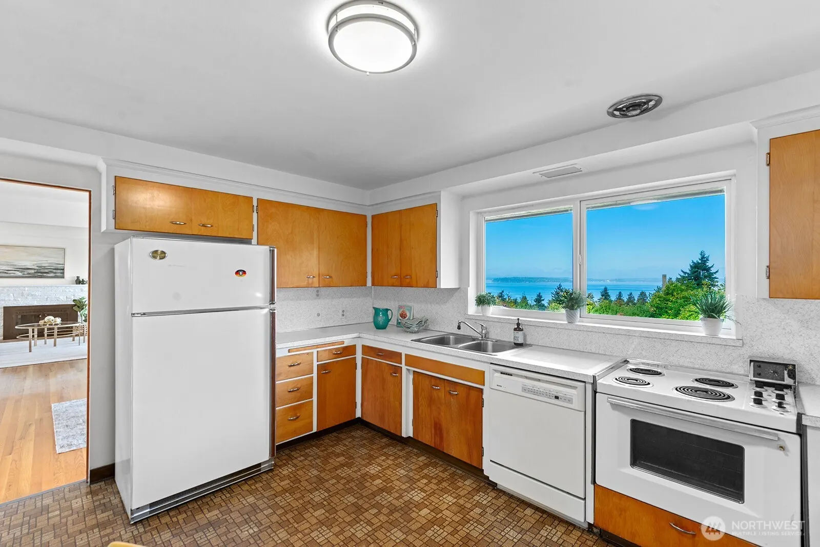8877 42nd Avenue SW, Seattle, WA 98136