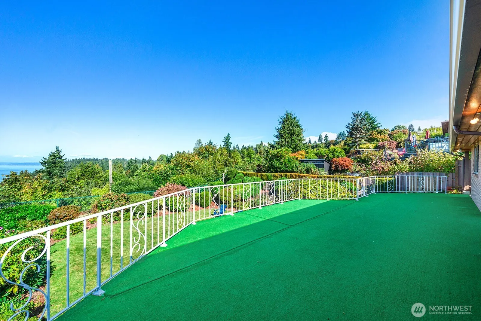 8877 42nd Avenue SW, Seattle, WA 98136