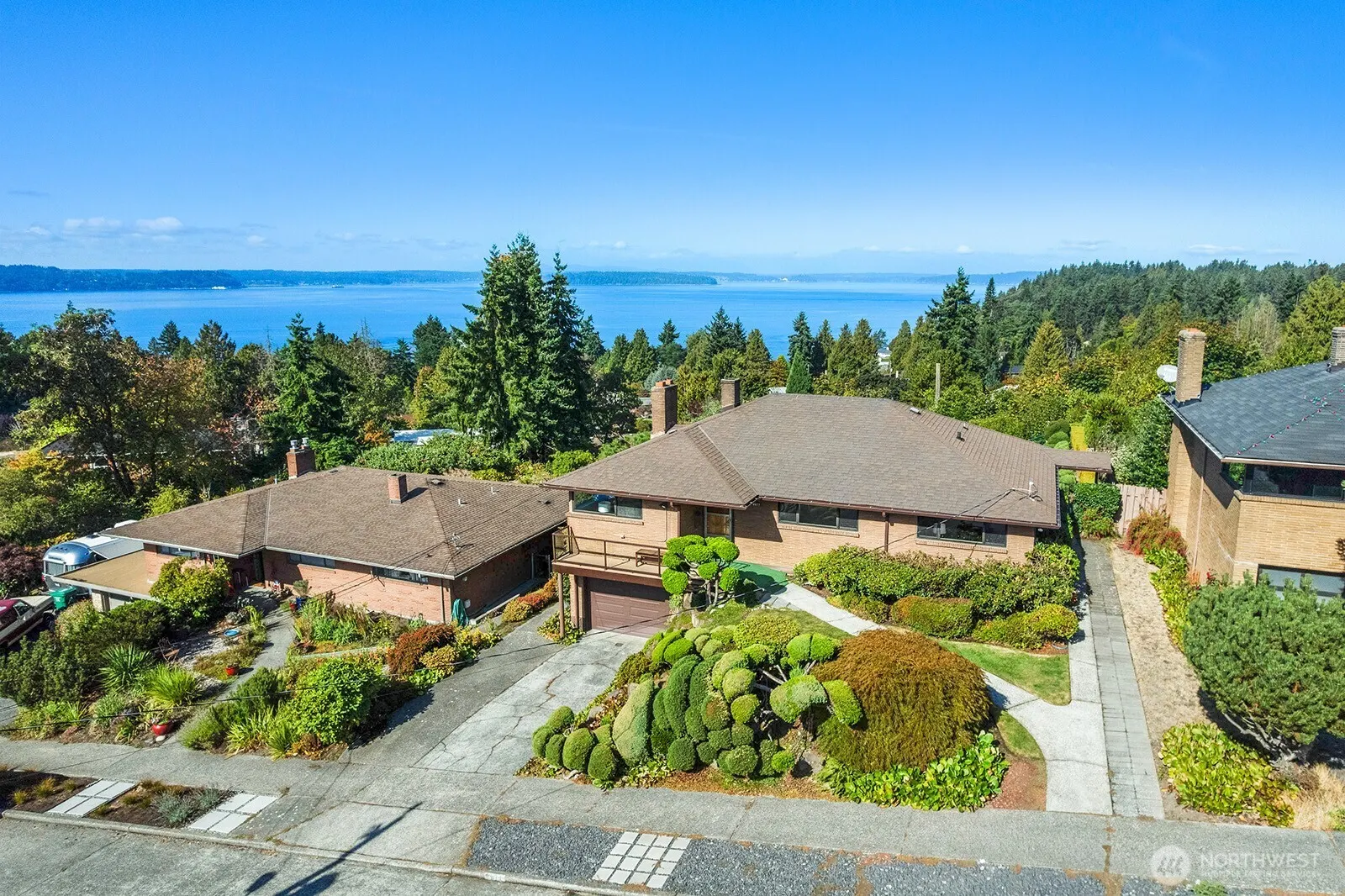 8877 42nd Avenue SW, Seattle, WA 98136