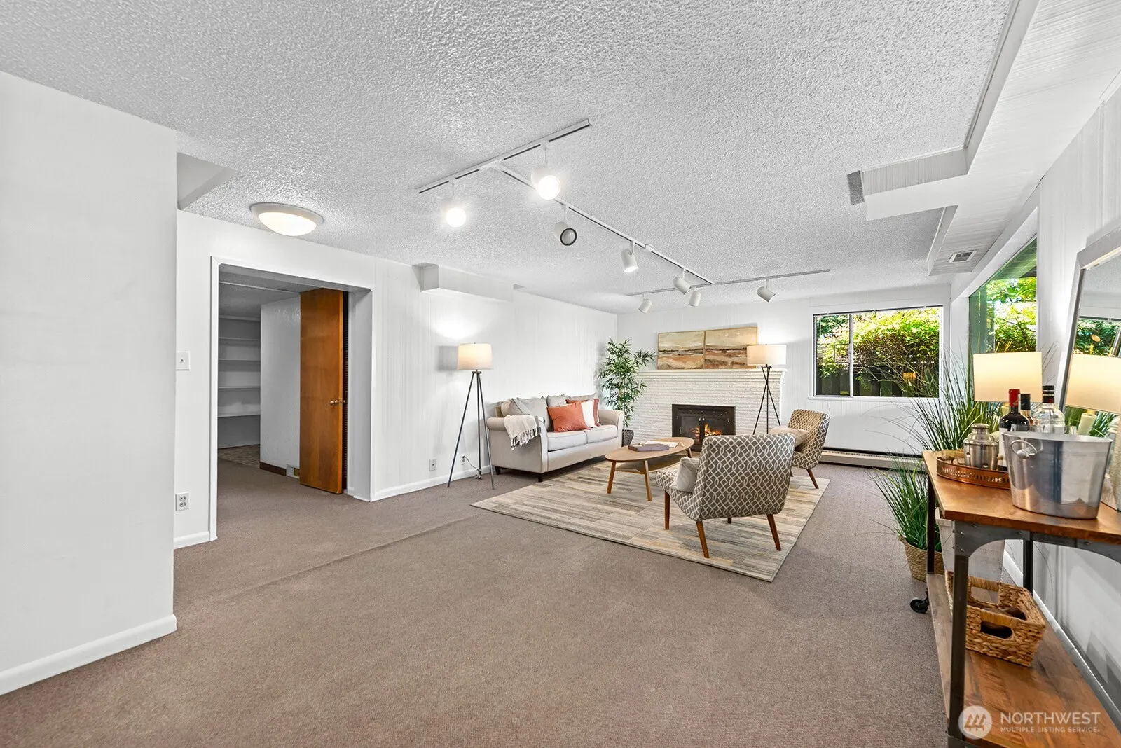 8877 42nd Avenue SW, Seattle, WA 98136