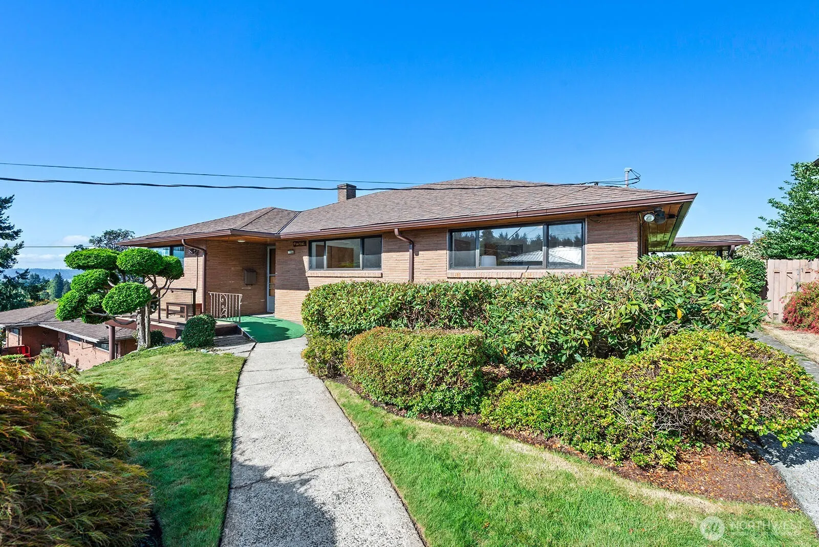 8877 42nd Avenue SW, Seattle, WA 98136