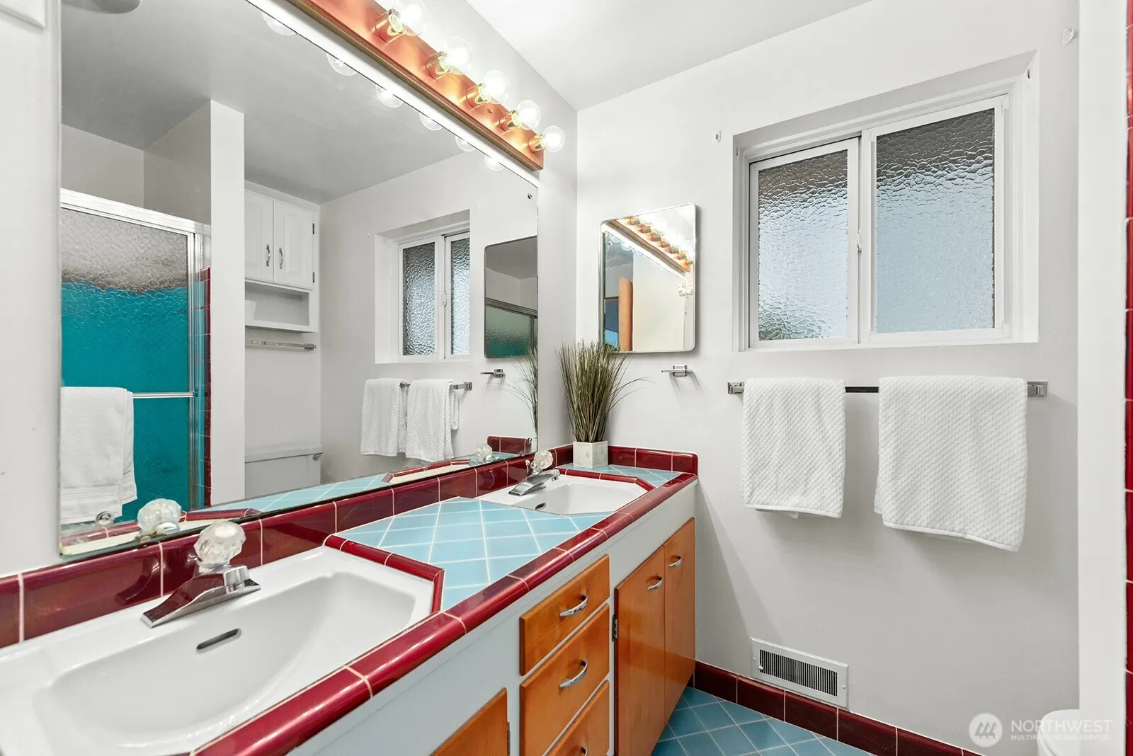 8877 42nd Avenue SW, Seattle, WA 98136