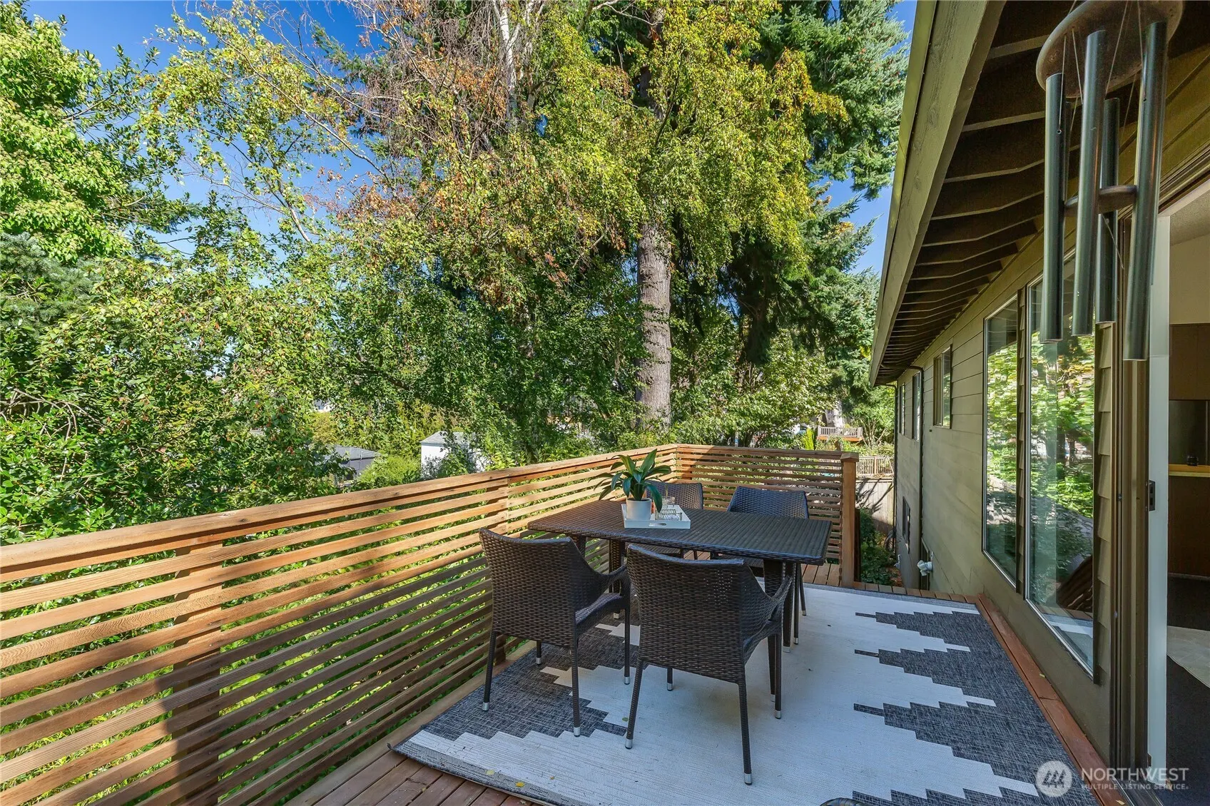 2604 12th Avenue W, Seattle, WA 98119