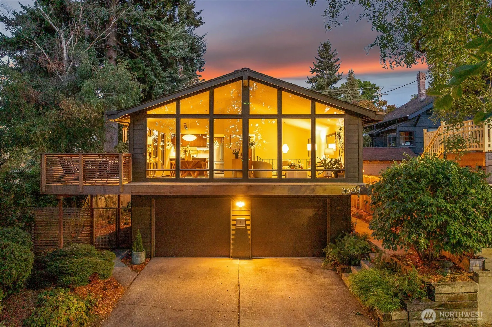 2604 12th Avenue W, Seattle, WA 98119