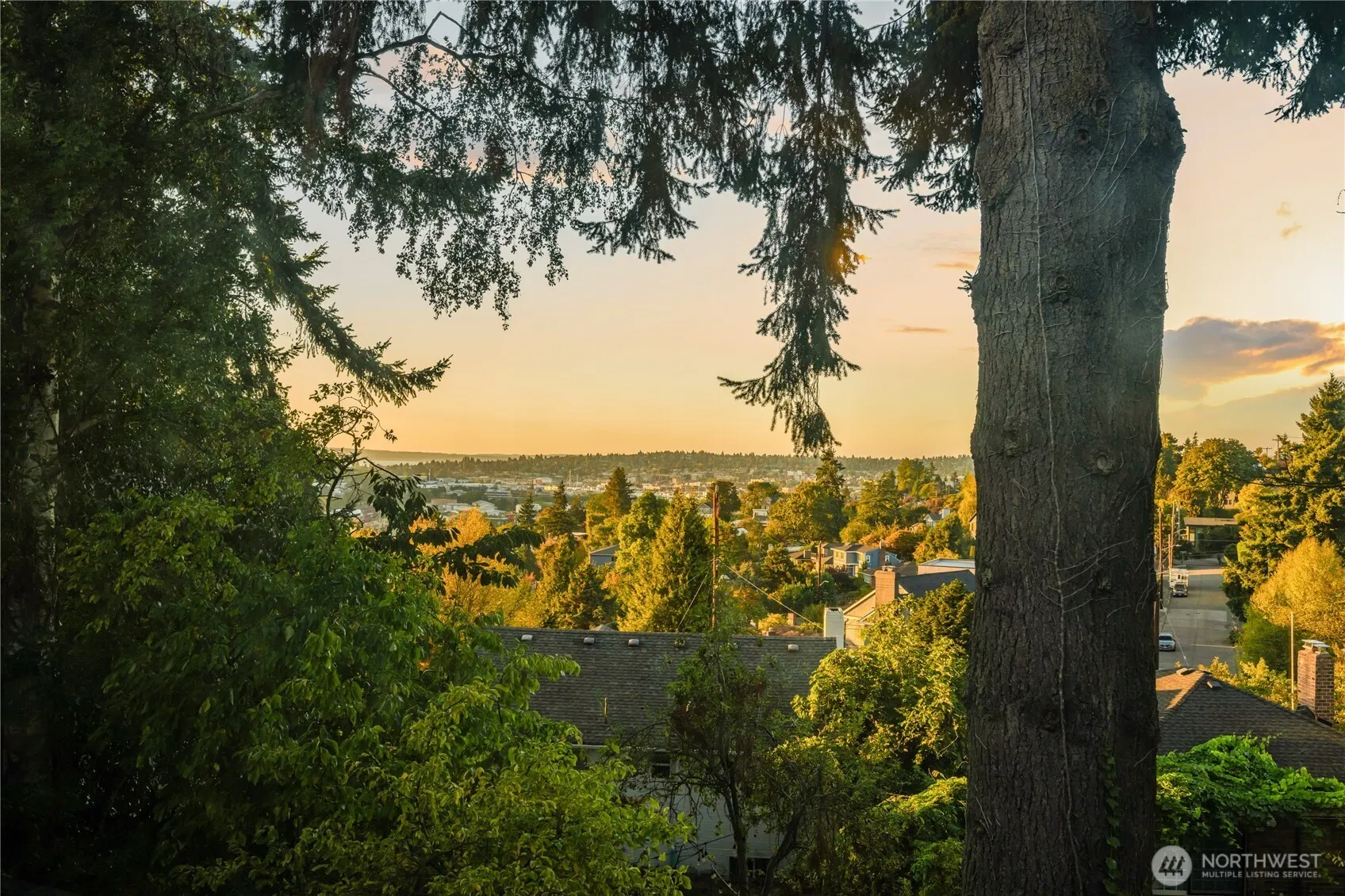 2604 12th Avenue W, Seattle, WA 98119