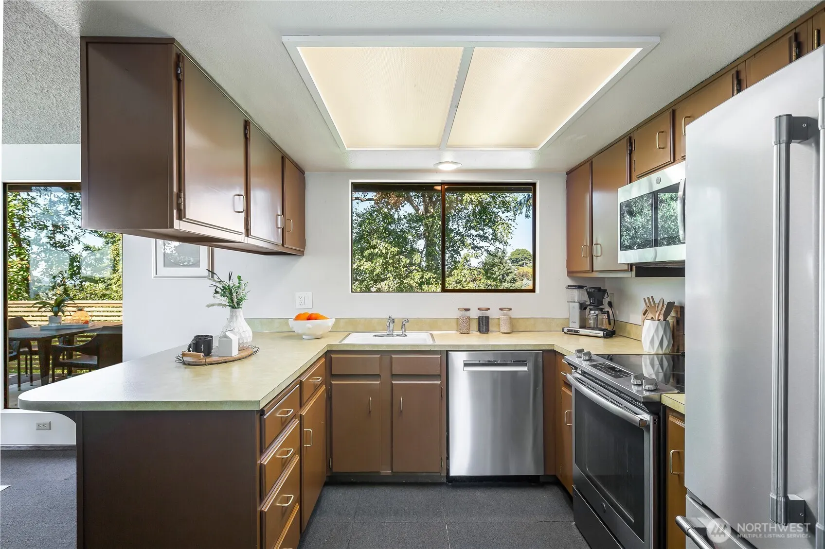 2604 12th Avenue W, Seattle, WA 98119