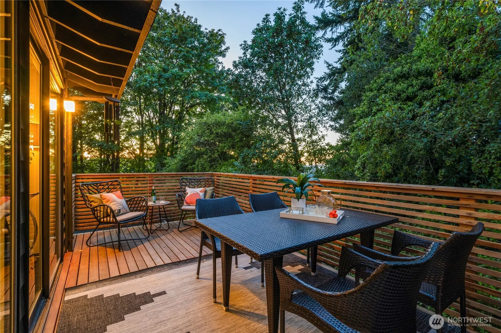 2604 12th Avenue W, Seattle, WA 98119