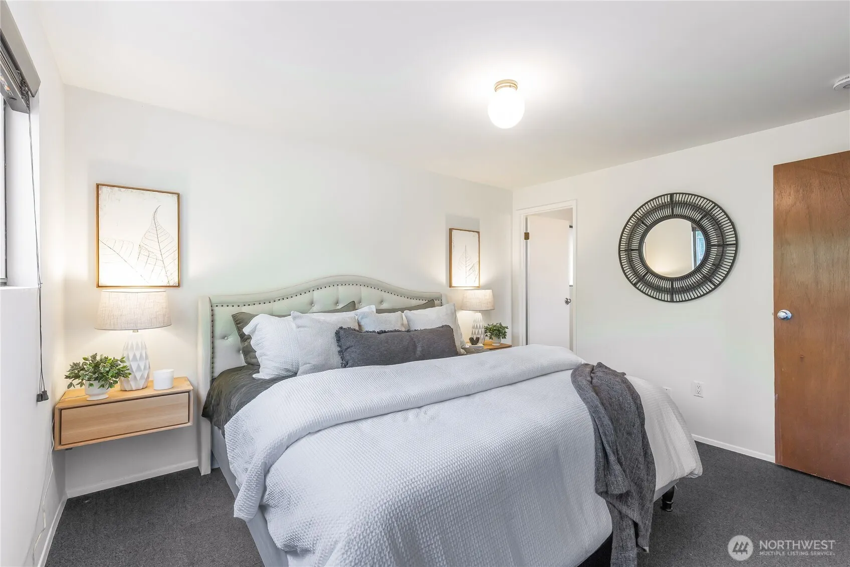 2604 12th Avenue W, Seattle, WA 98119