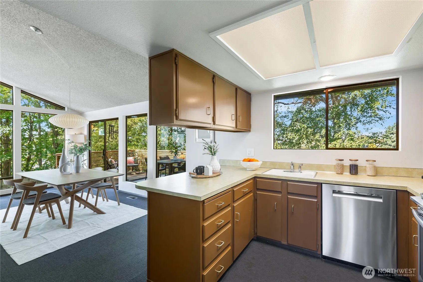 2604 12th Avenue W, Seattle, WA 98119