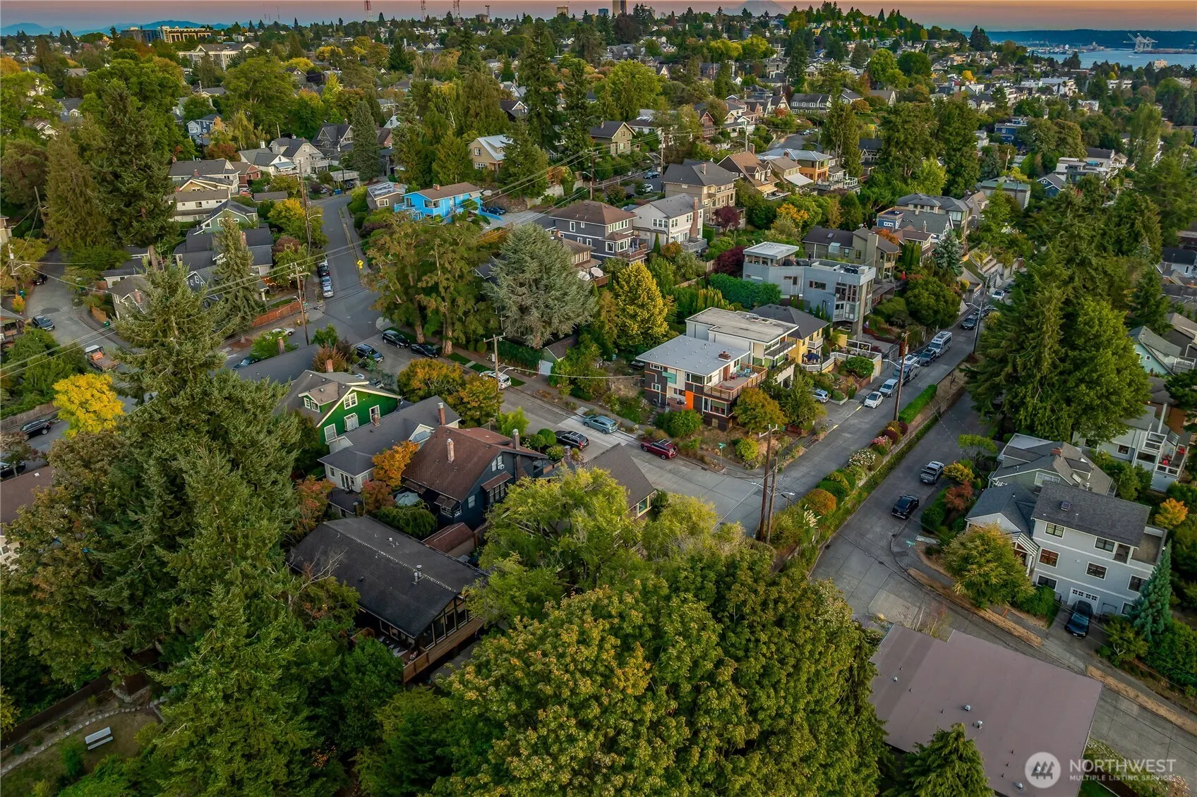 2604 12th Avenue W, Seattle, WA 98119