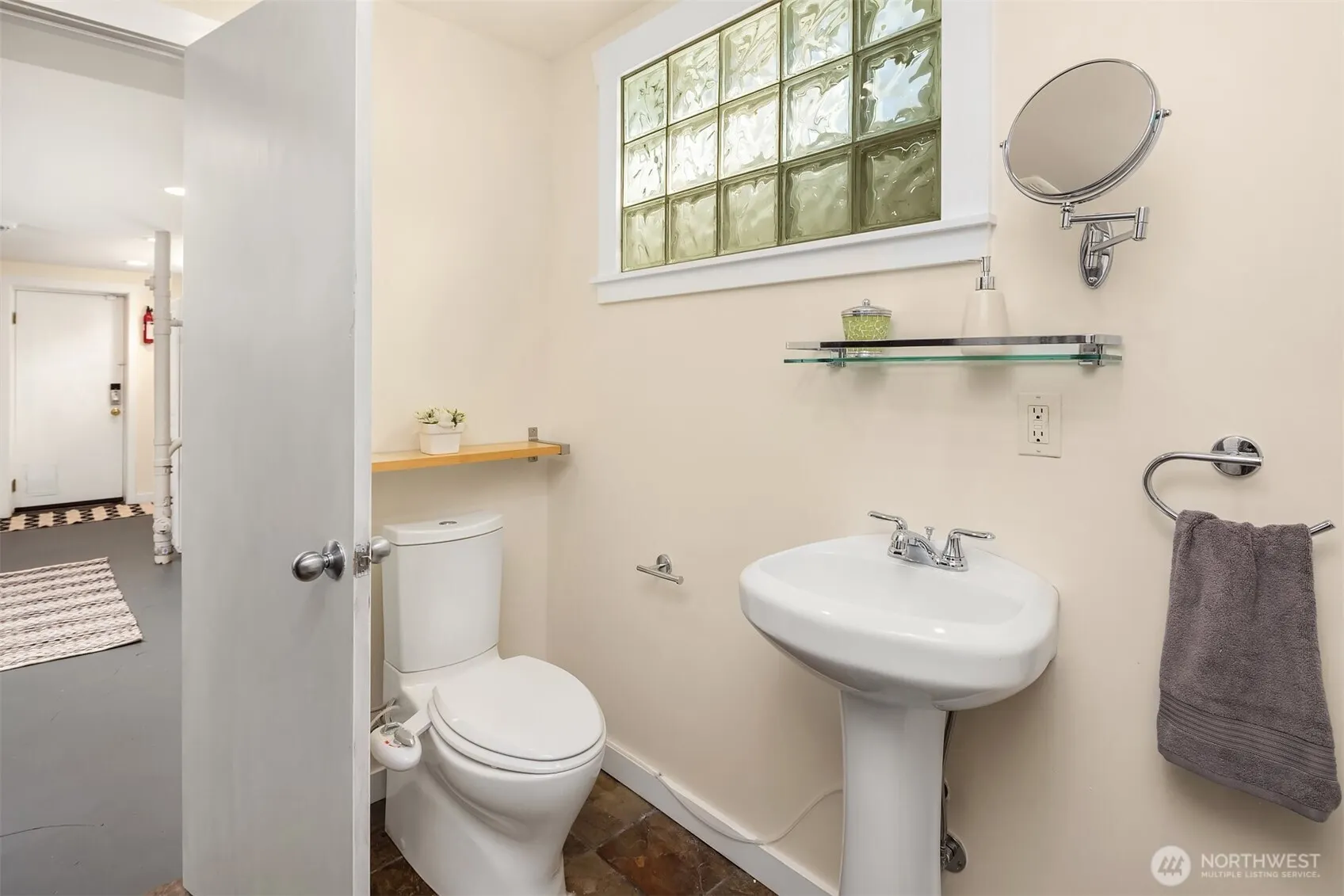 1016 NE 95th Street , Seattle, WA 98115