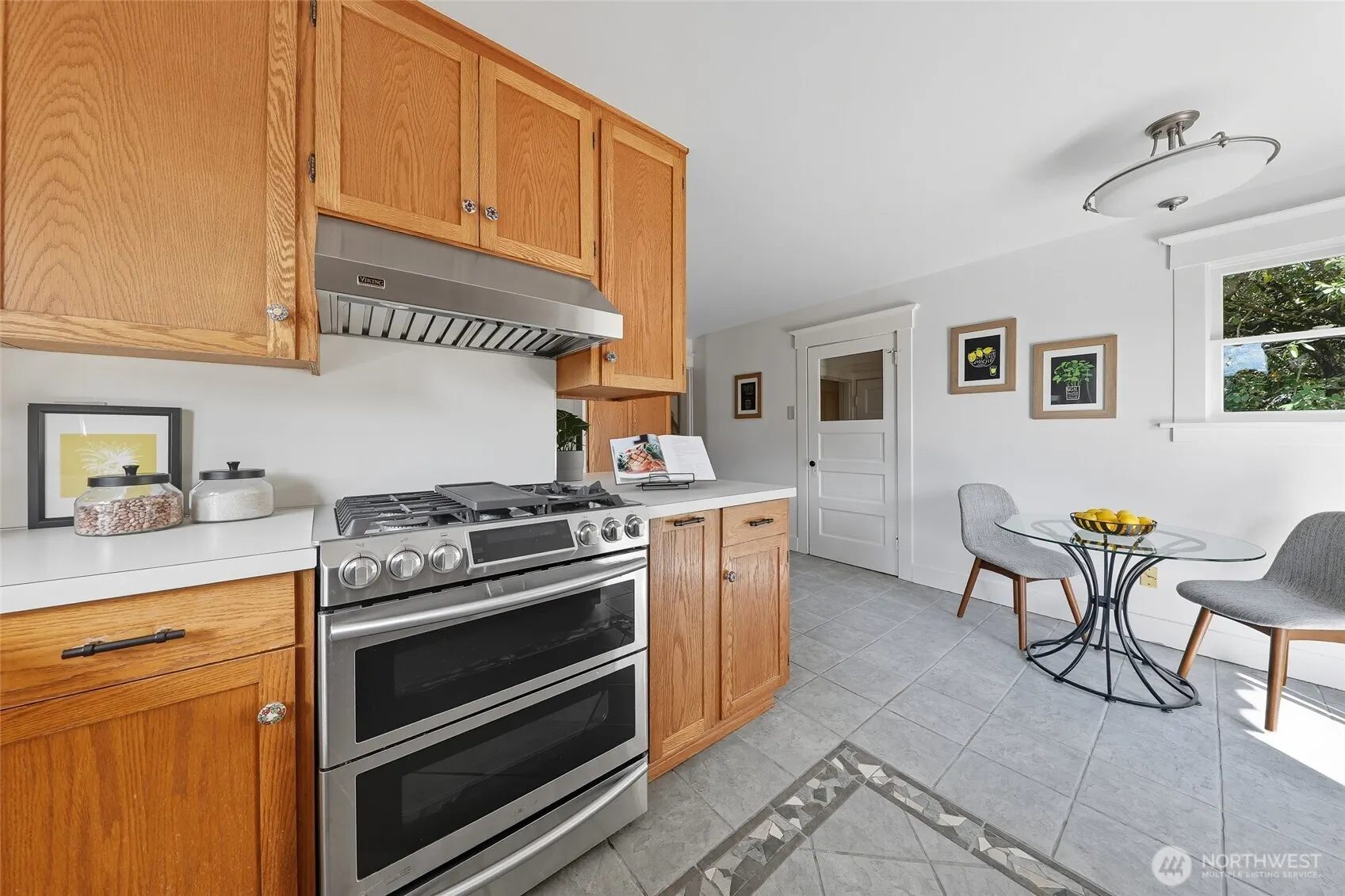 2109 N 54th Street , Seattle, WA 98103