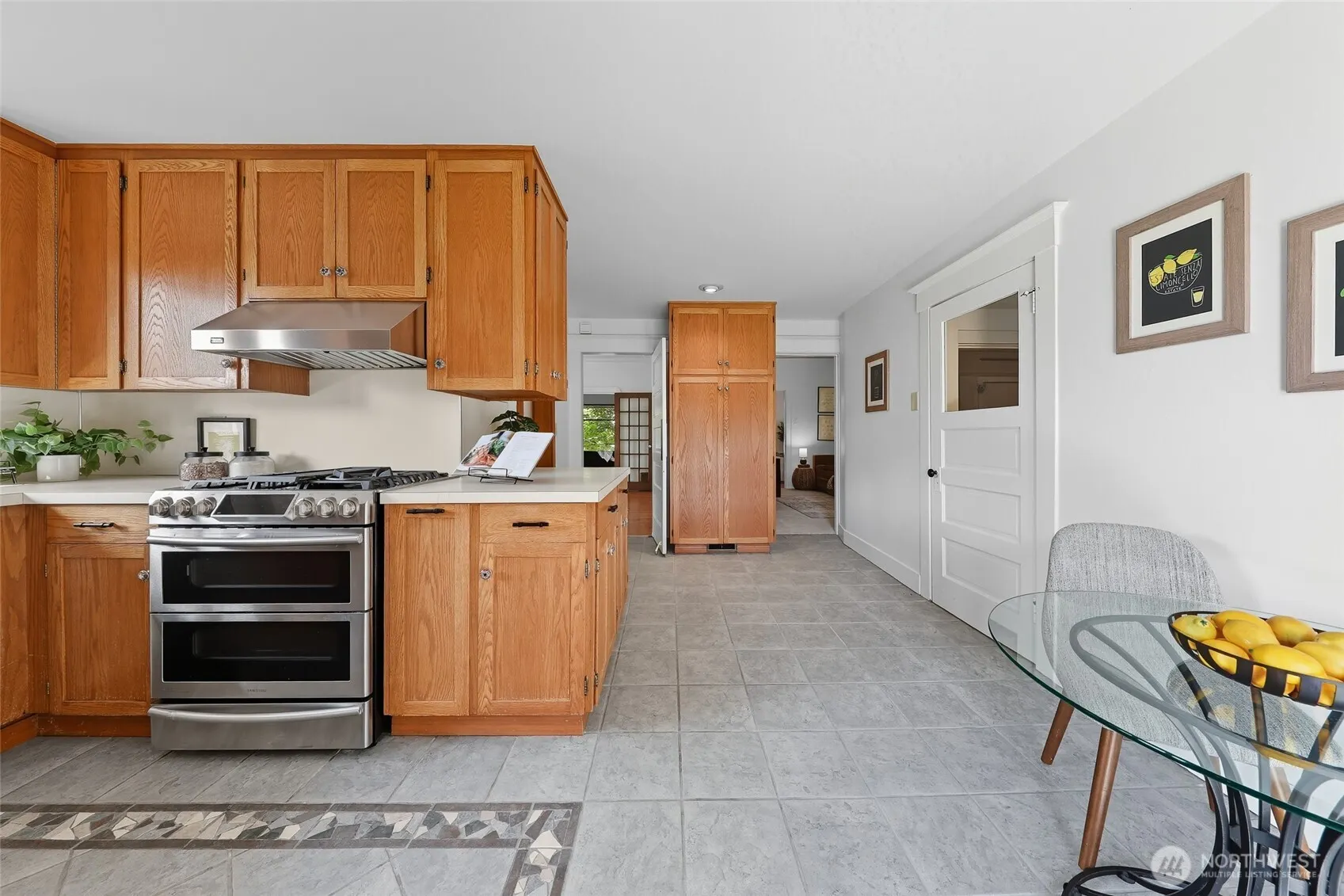 2109 N 54th Street , Seattle, WA 98103