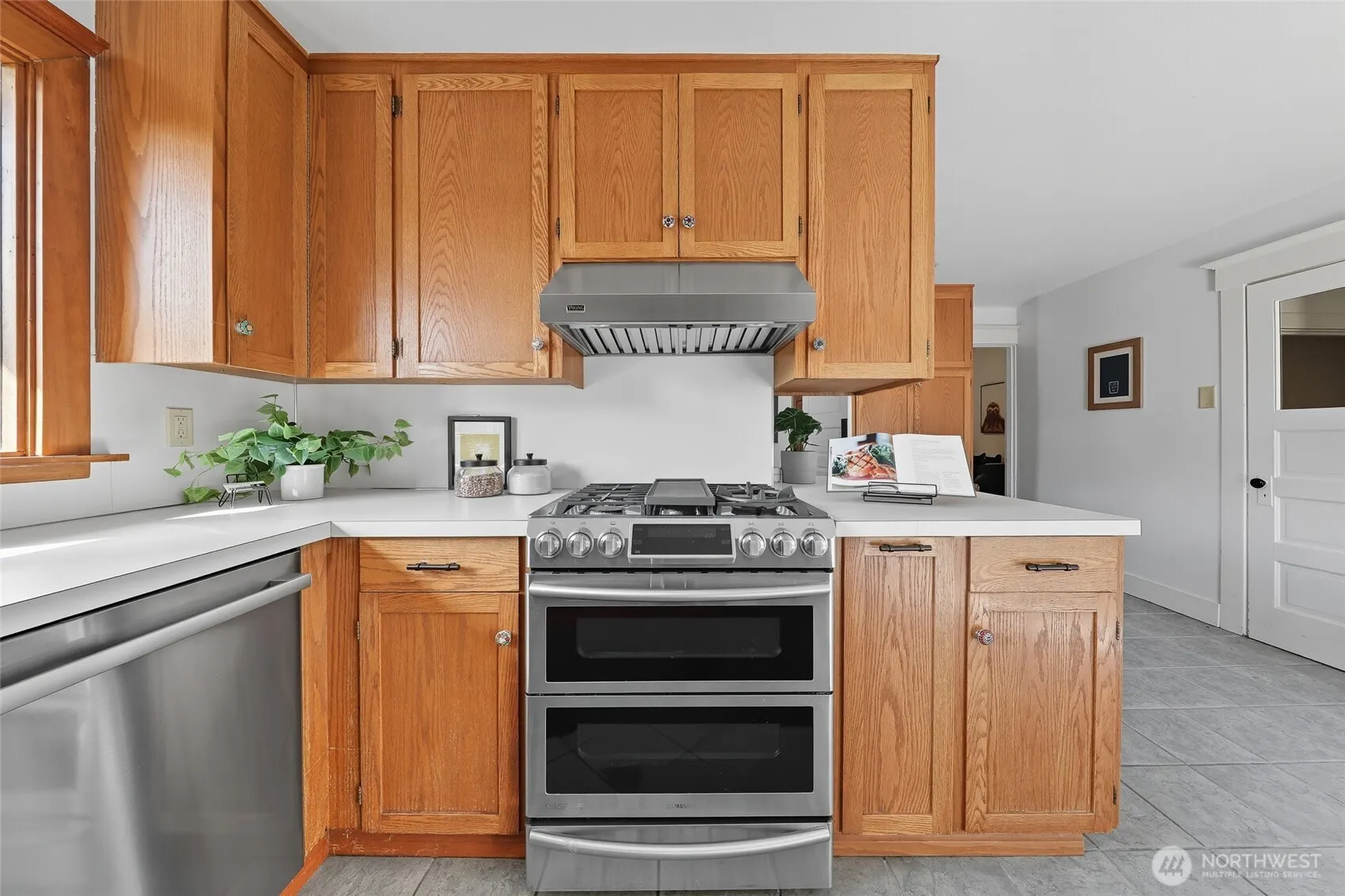 2109 N 54th Street , Seattle, WA 98103