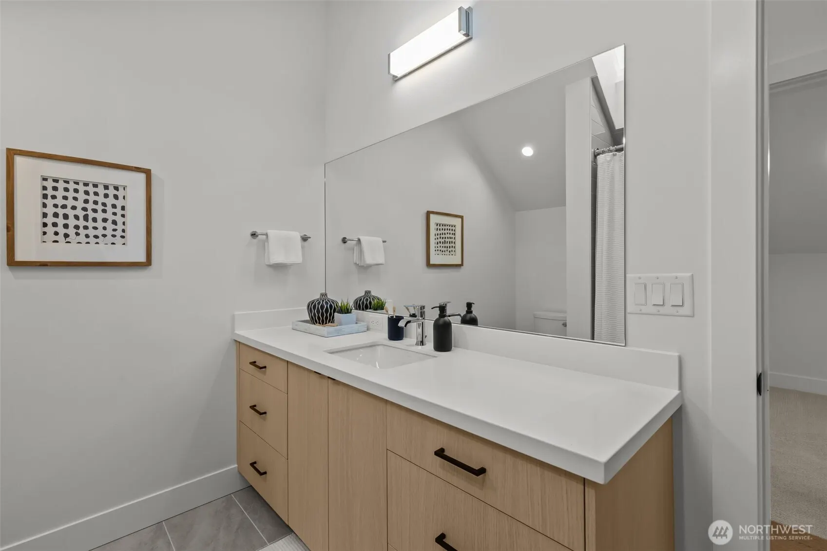 8312 28th Avenue NE, Seattle, WA 98115
