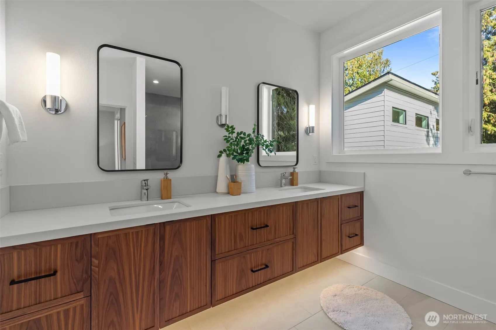 8312 28th Avenue NE, Seattle, WA 98115