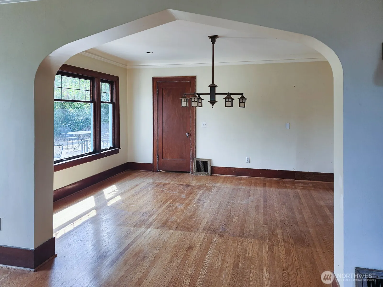 833 33rd Avenue S, Seattle, WA 98144
