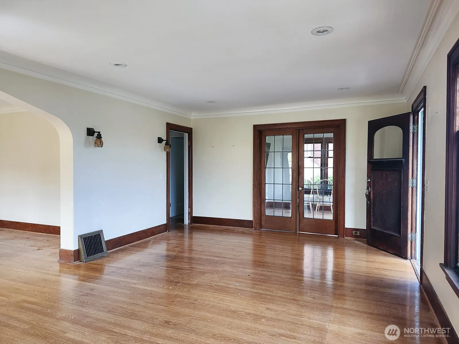 833 33rd Avenue S, Seattle, WA 98144