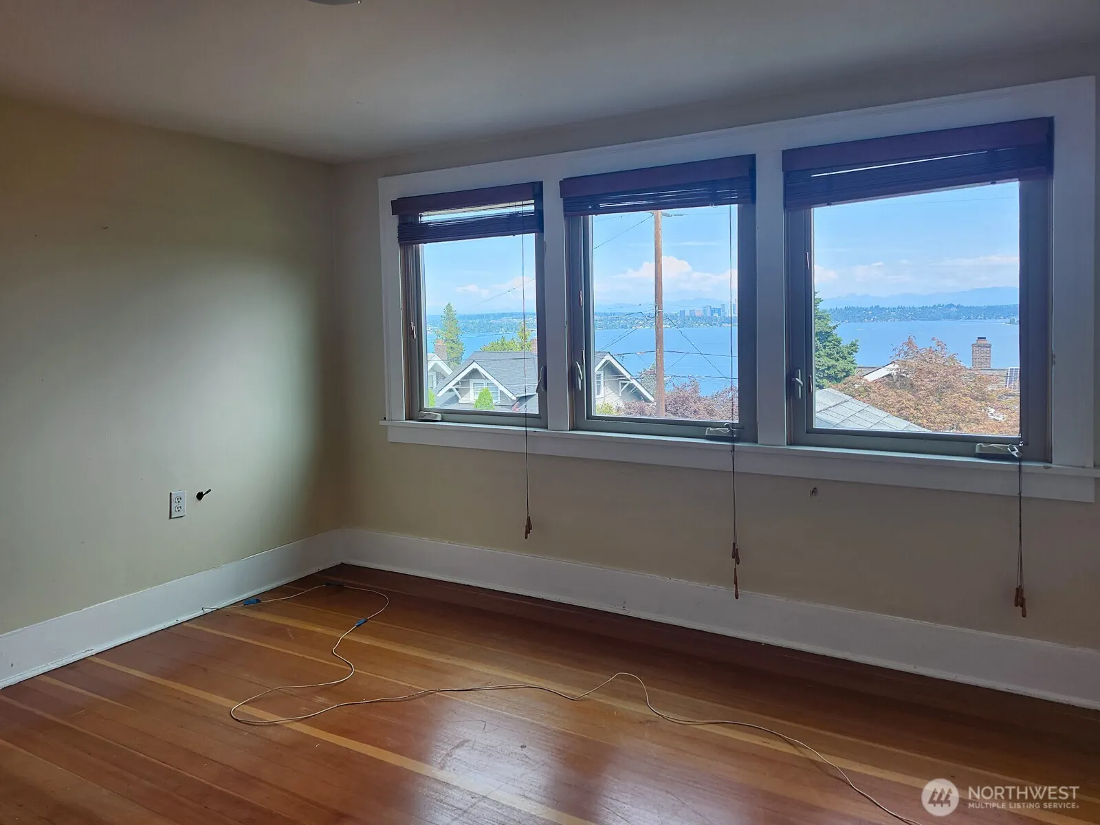 833 33rd Avenue S, Seattle, WA 98144