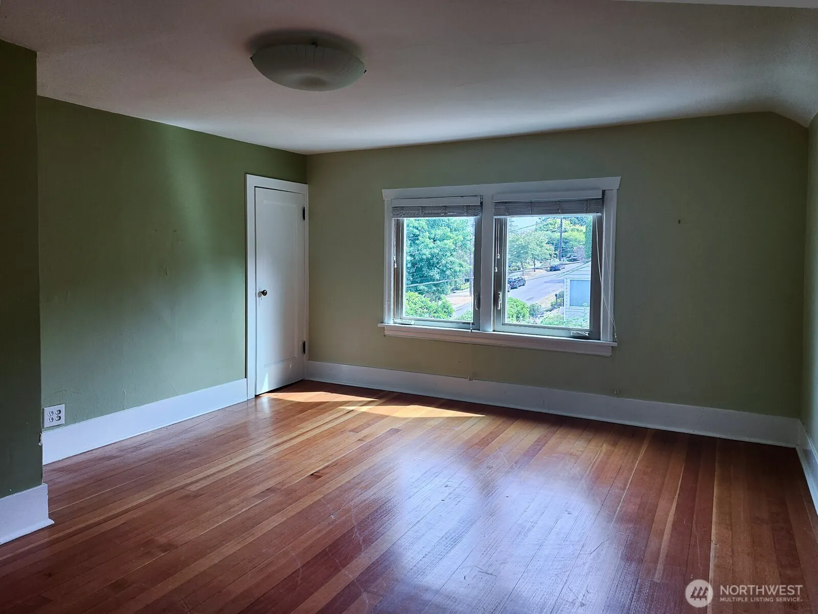 833 33rd Avenue S, Seattle, WA 98144