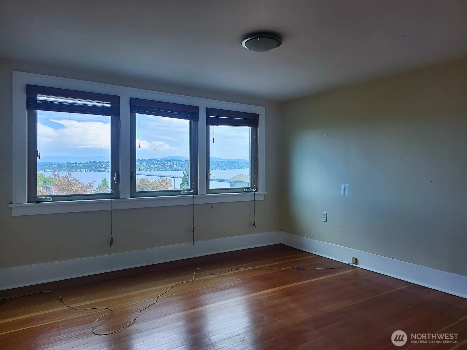833 33rd Avenue S, Seattle, WA 98144