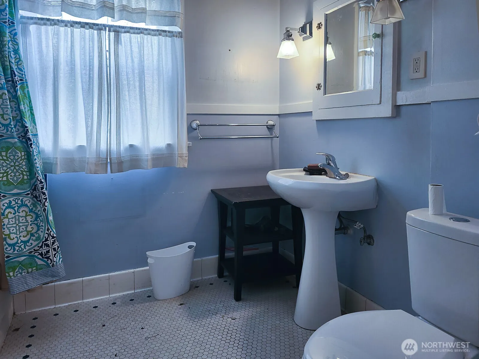 833 33rd Avenue S, Seattle, WA 98144