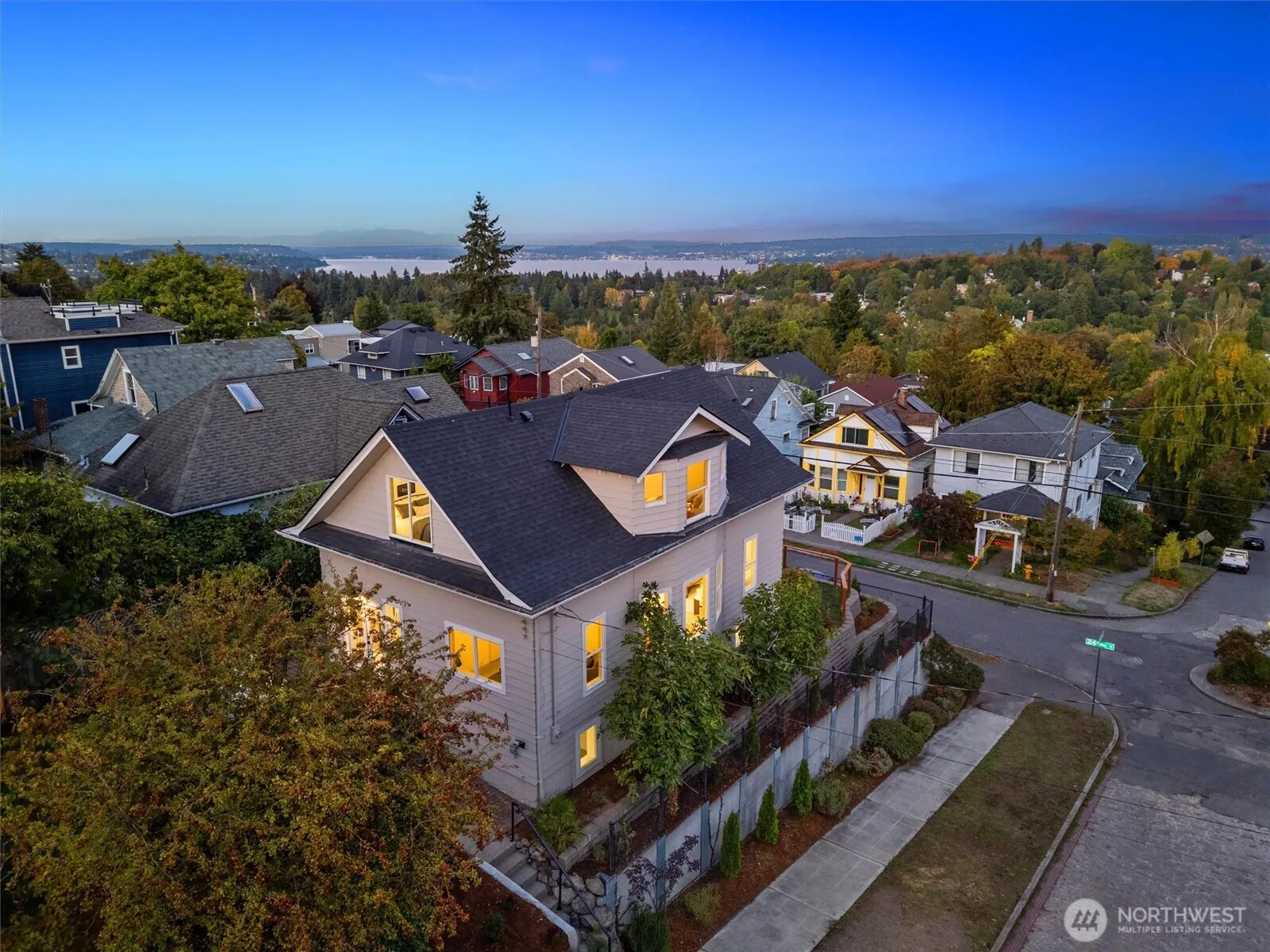 603 24th Avenue E, Seattle, WA 98112