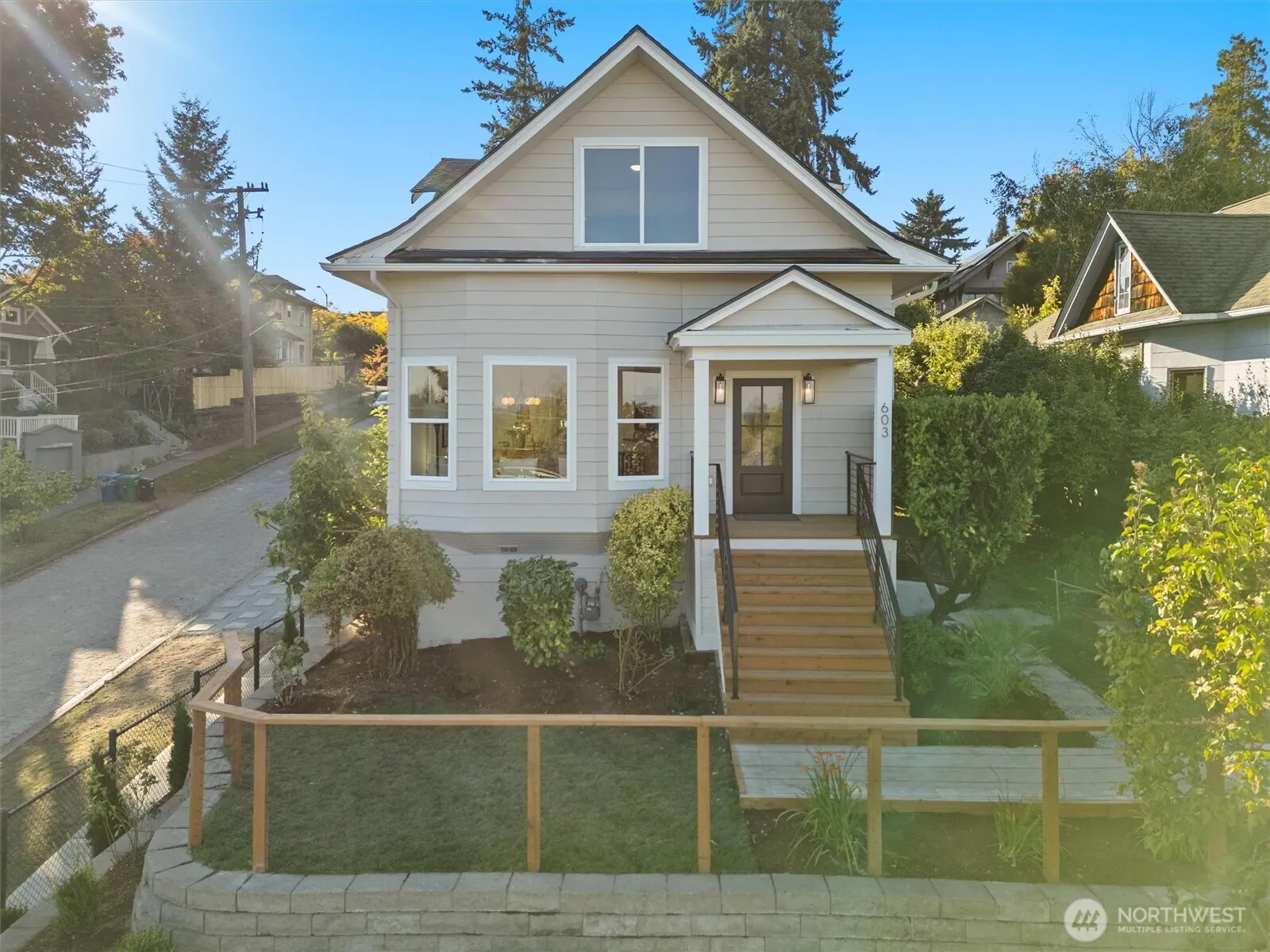 603 24th Avenue E, Seattle, WA 98112