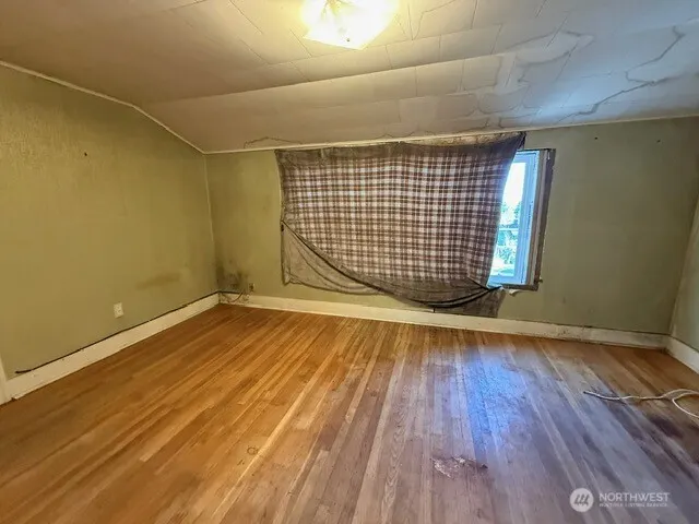 8323 39th Avenue S, Seattle, WA 98118