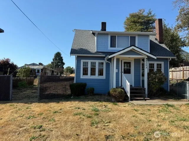 8323 39th Avenue S, Seattle, WA 98118