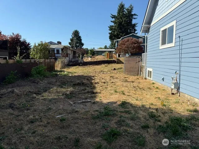 8323 39th Avenue S, Seattle, WA 98118