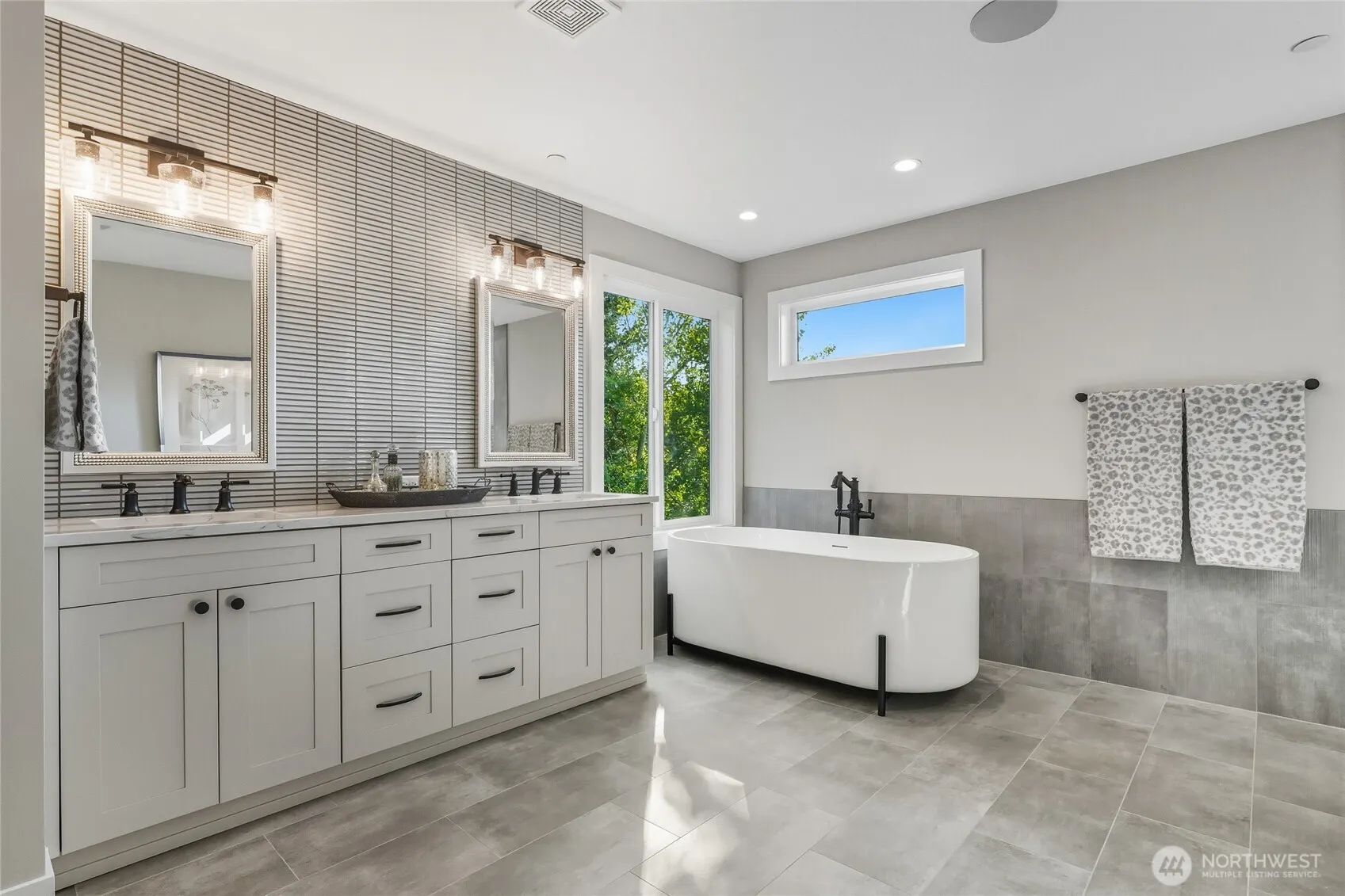 15525 NE 60th Street , Redmond, WA 98052