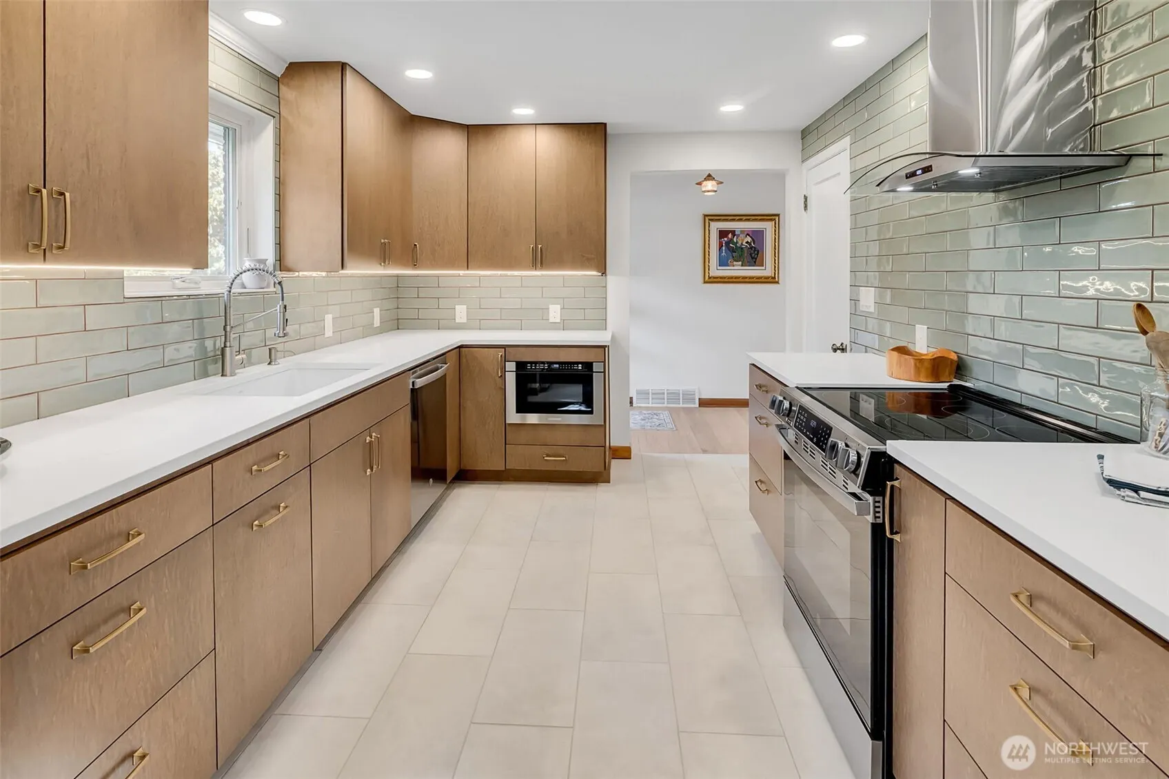 9804 63rd Avenue S, Seattle, WA 98118