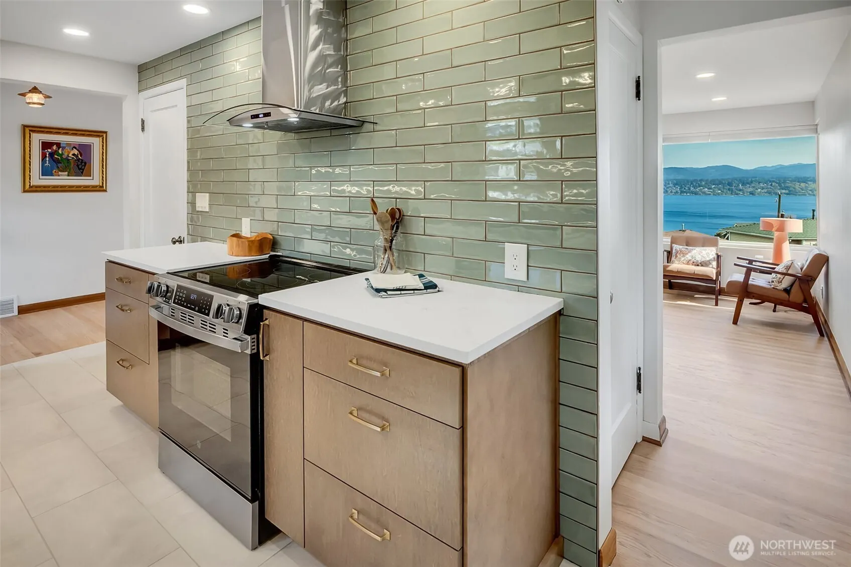 9804 63rd Avenue S, Seattle, WA 98118