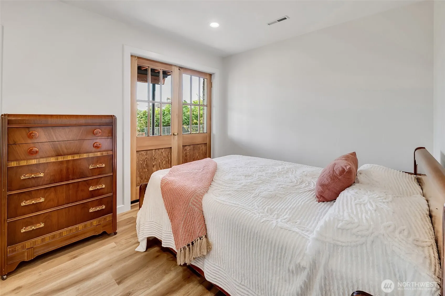 9804 63rd Avenue S, Seattle, WA 98118