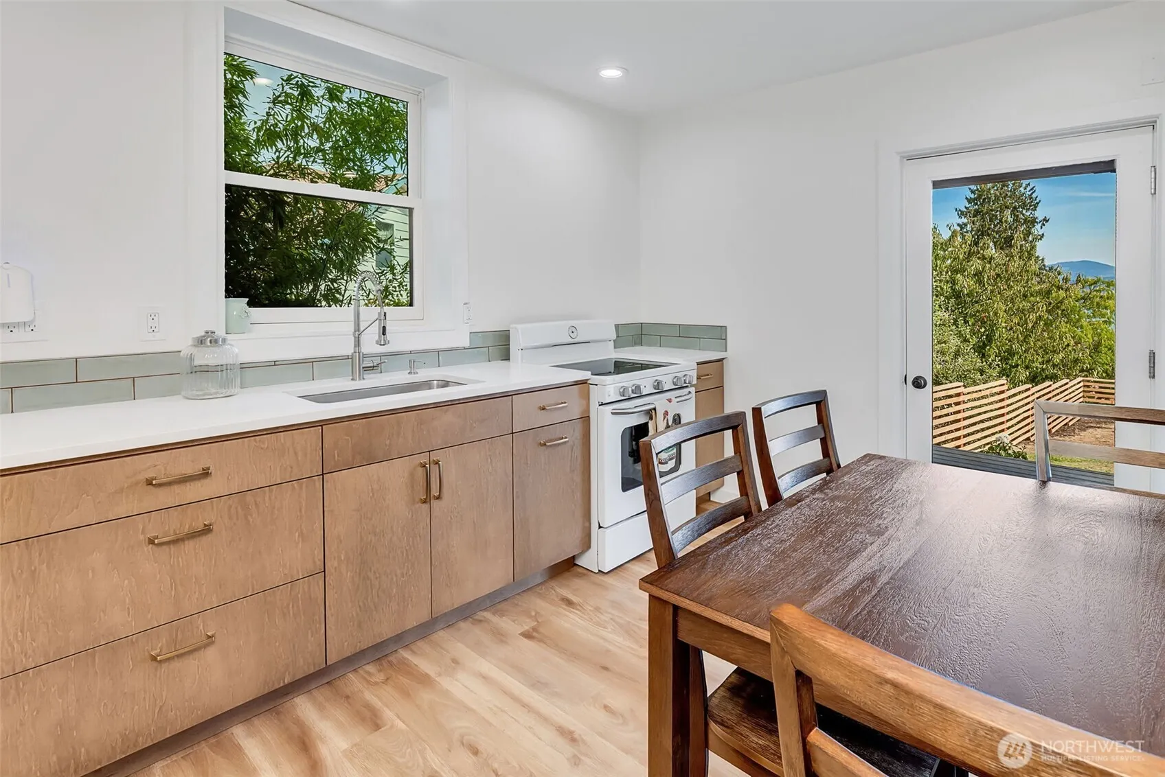 9804 63rd Avenue S, Seattle, WA 98118