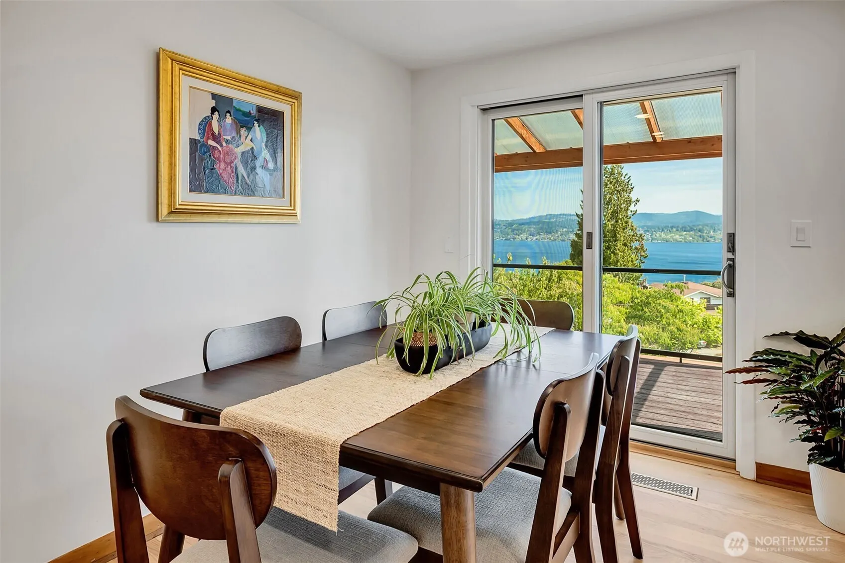9804 63rd Avenue S, Seattle, WA 98118