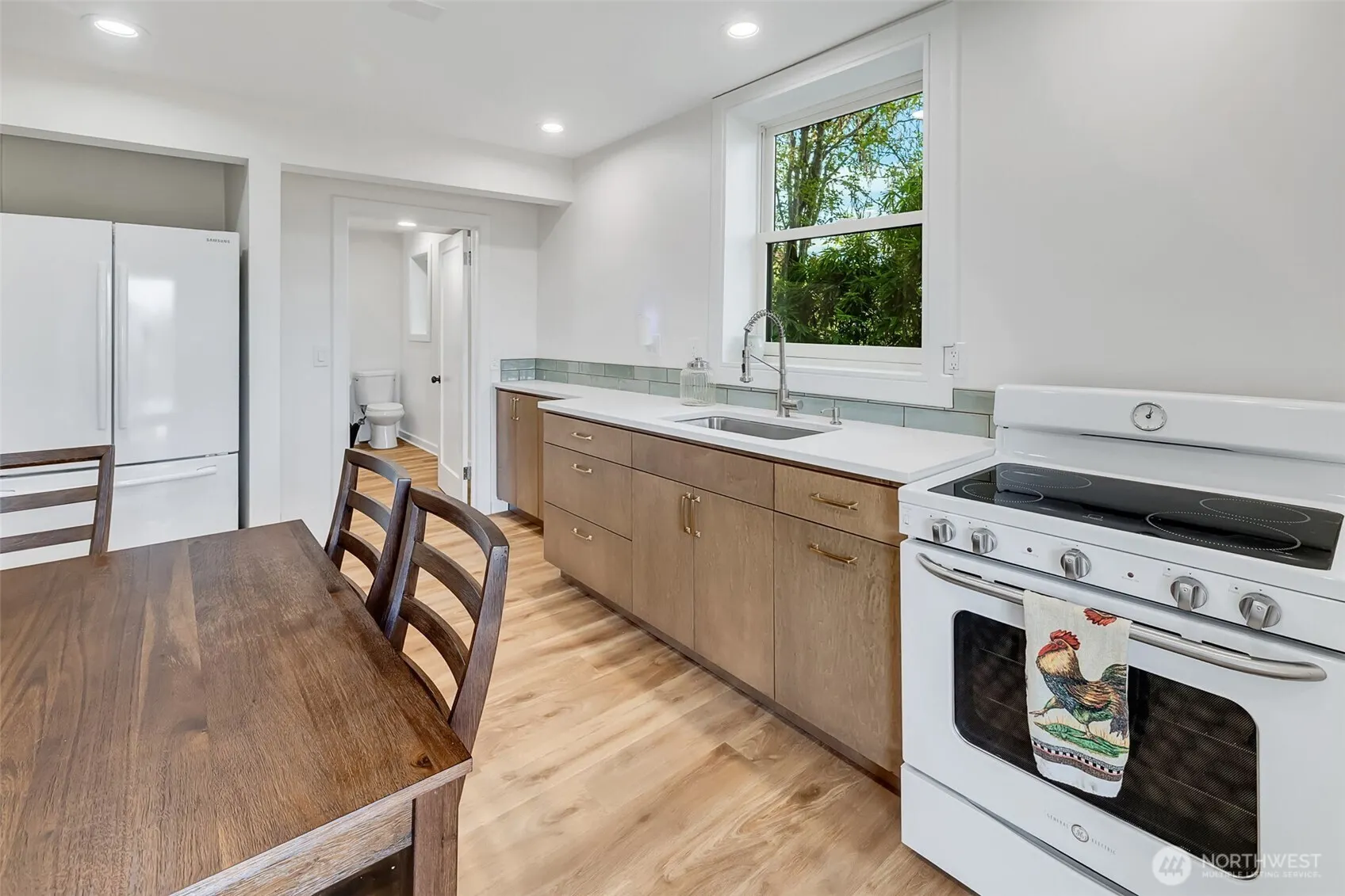 9804 63rd Avenue S, Seattle, WA 98118
