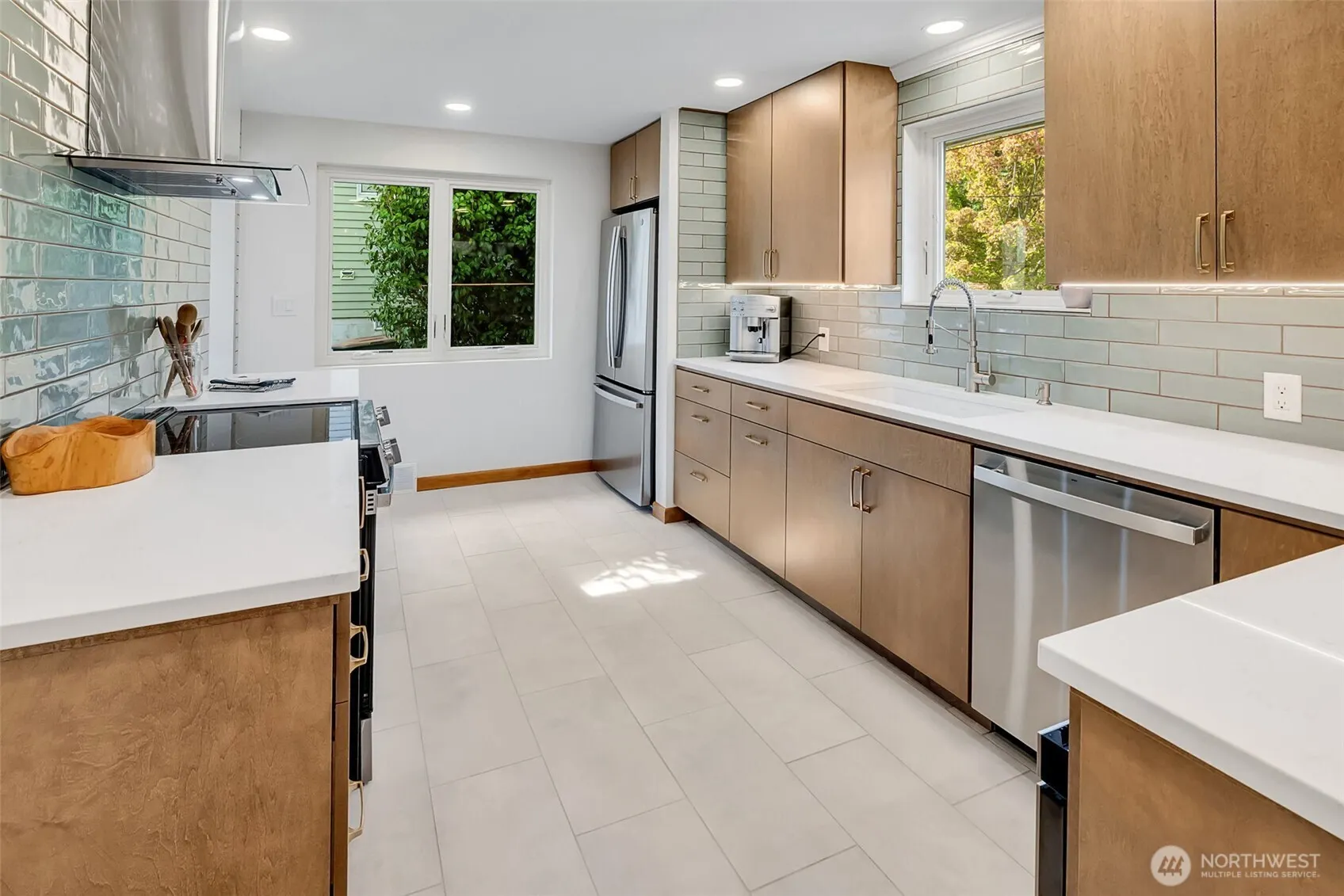 9804 63rd Avenue S, Seattle, WA 98118