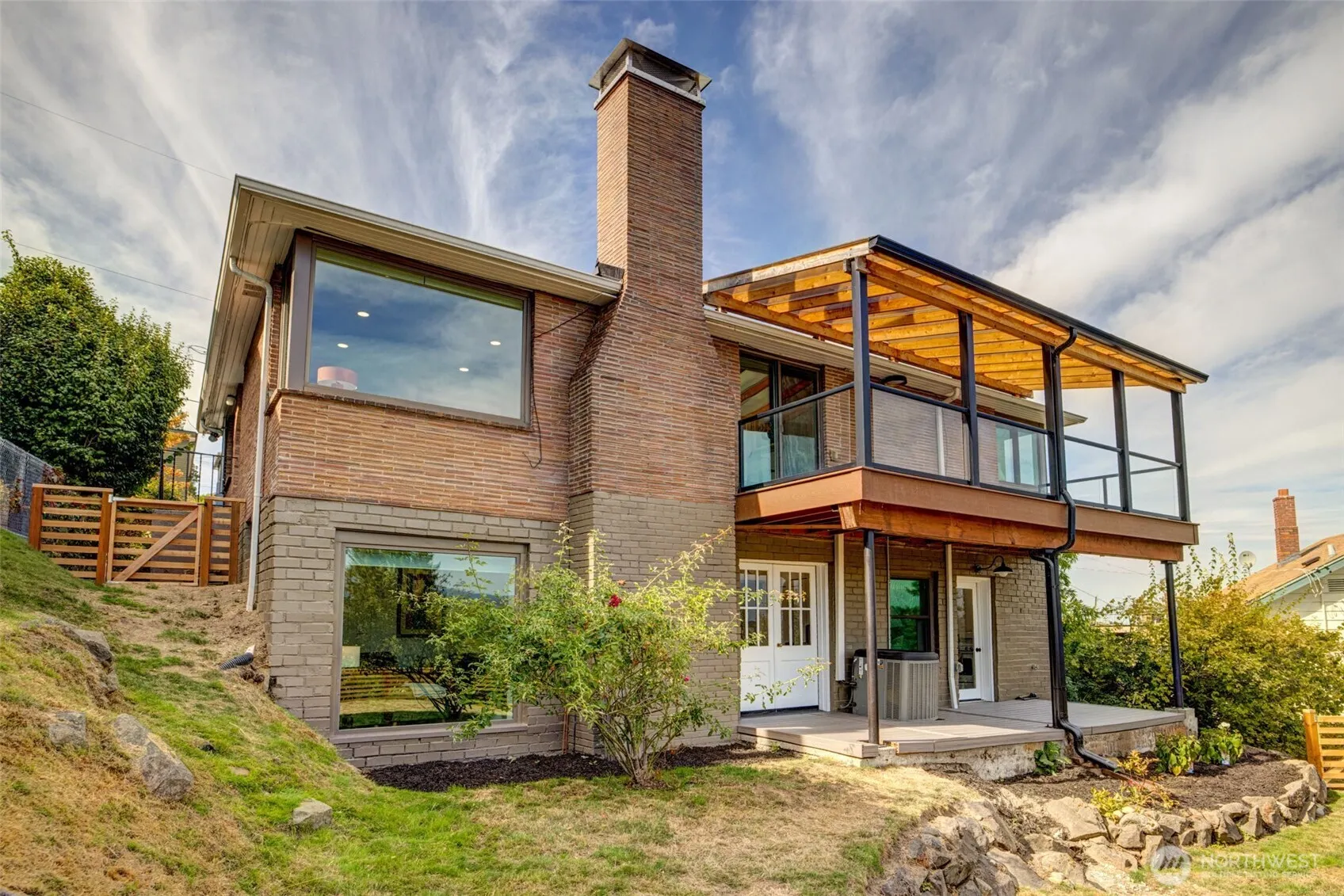 9804 63rd Avenue S, Seattle, WA 98118