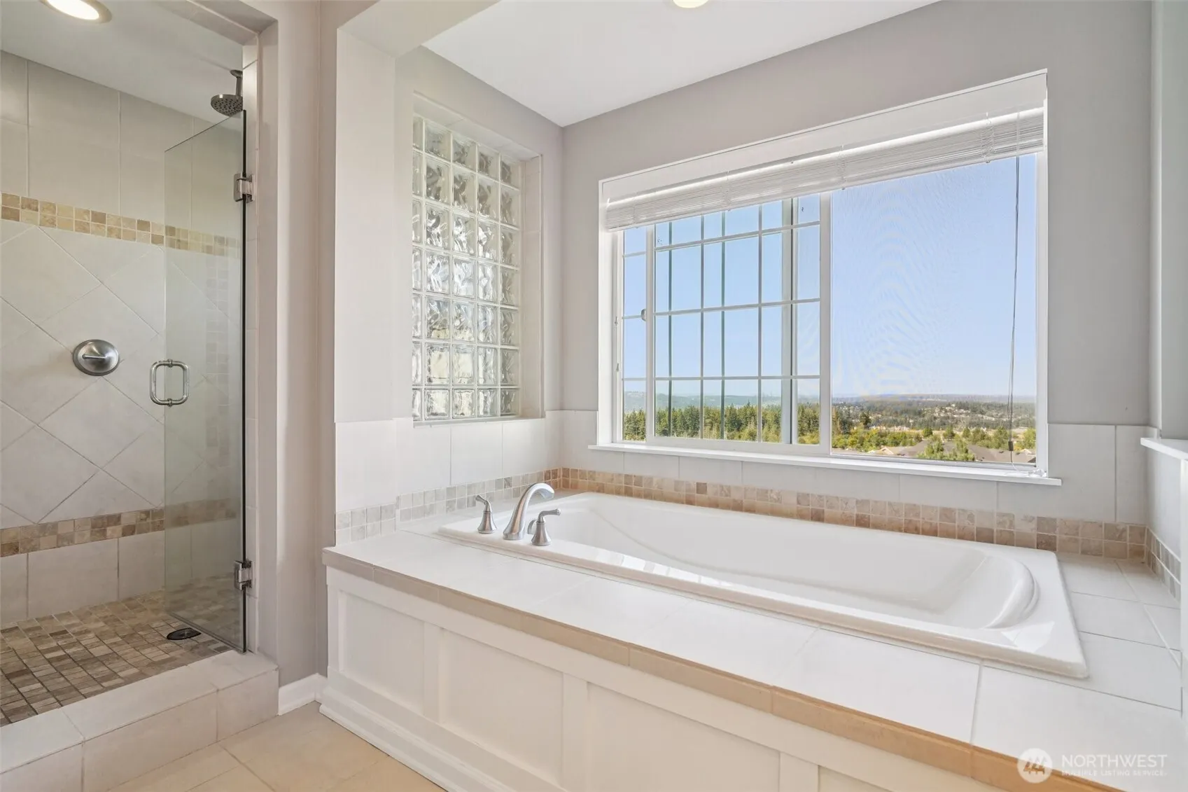 2480 NE Daphne Street , Issaquah, WA 98029