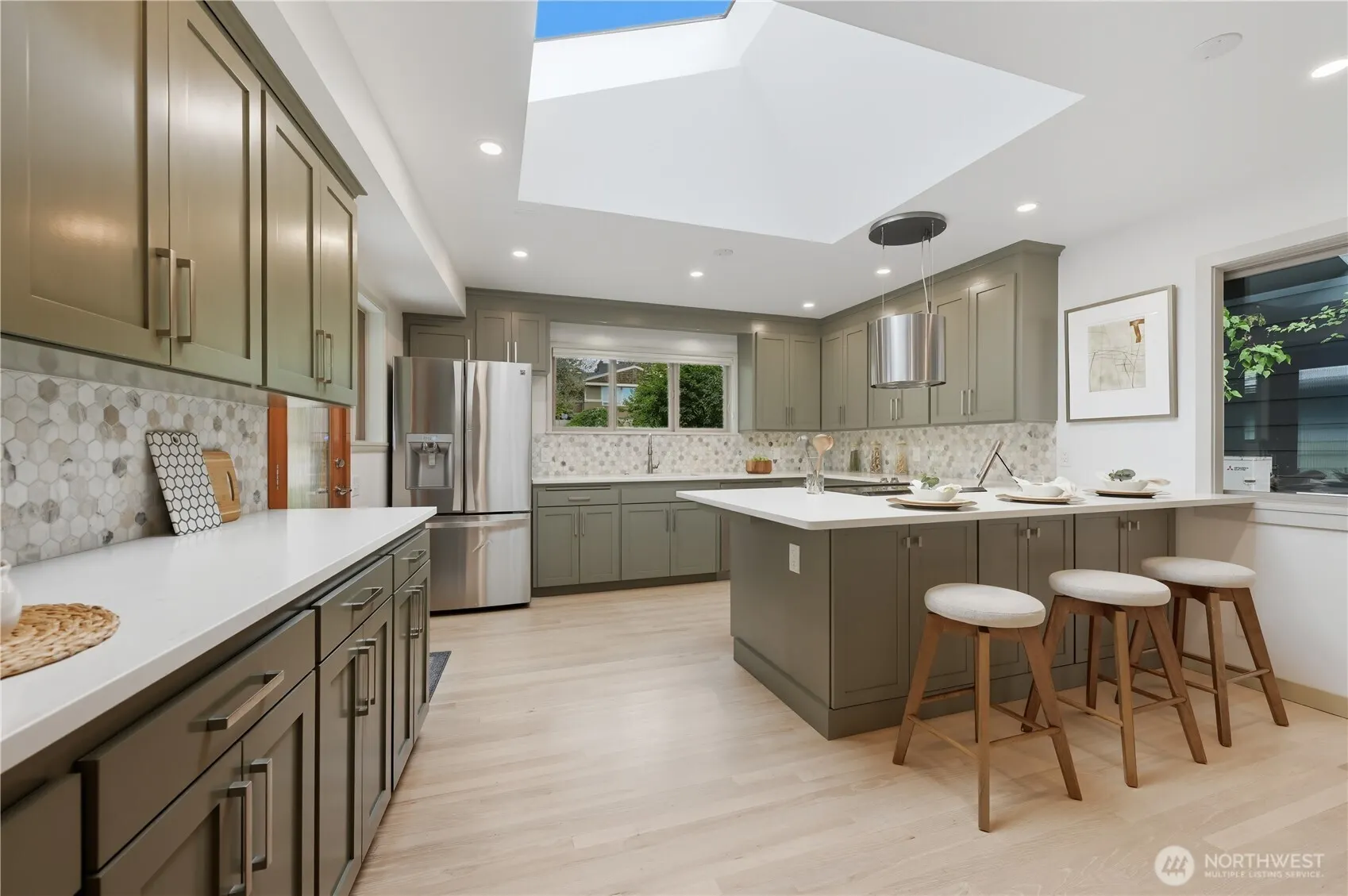 8533 Burke Avenue N, Seattle, WA 98103