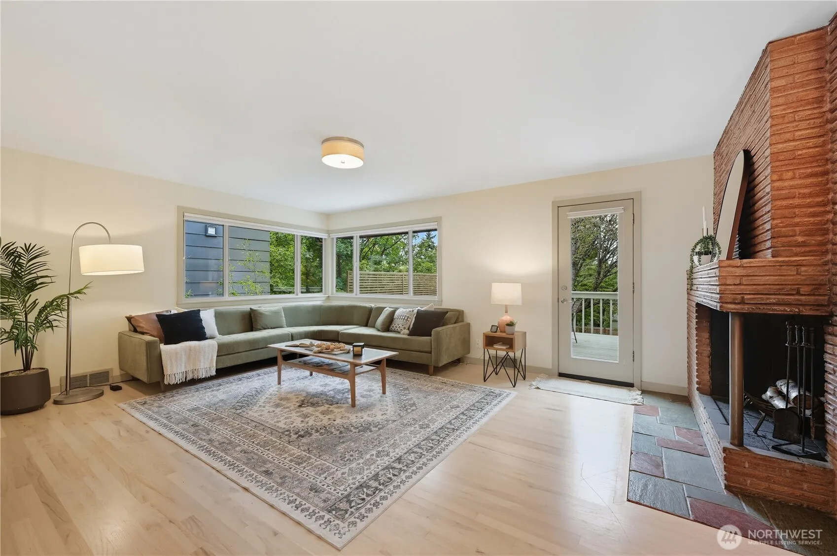 8533 Burke Avenue N, Seattle, WA 98103
